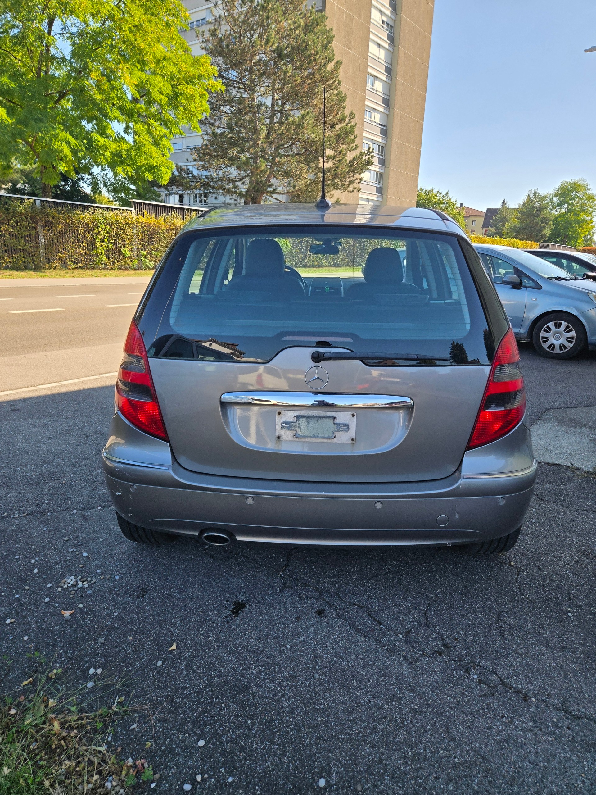 MERCEDES-BENZ A 200 Avantgarde-image-3
