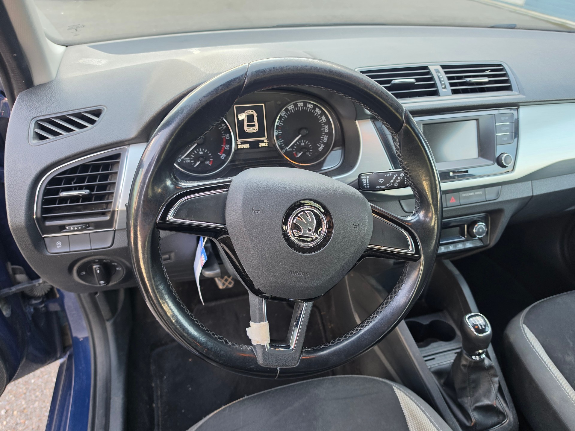 SKODA Fabia 1.4 TDI Swiss Edition-image-9