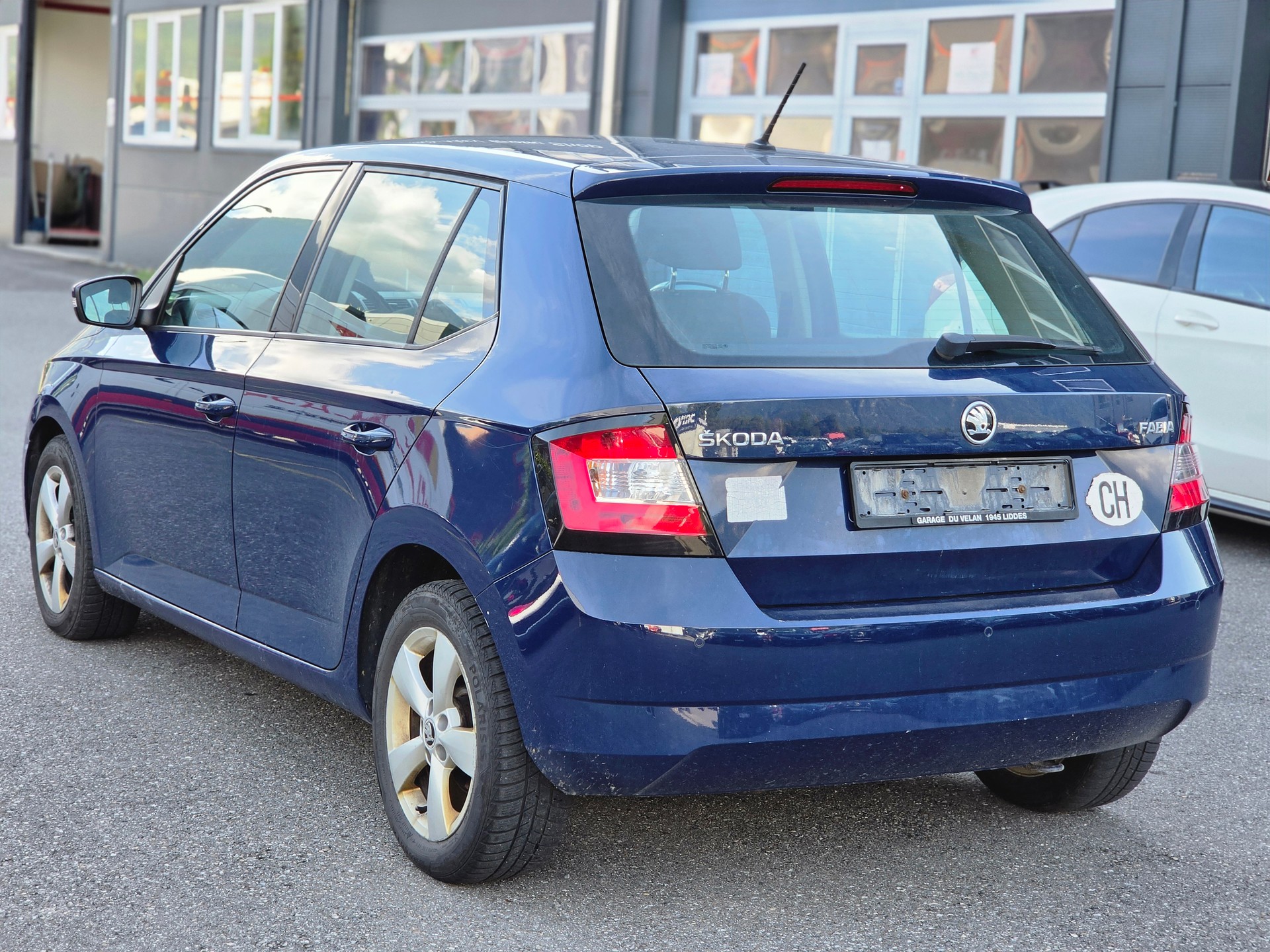 SKODA Fabia 1.4 TDI Swiss Edition-image-4