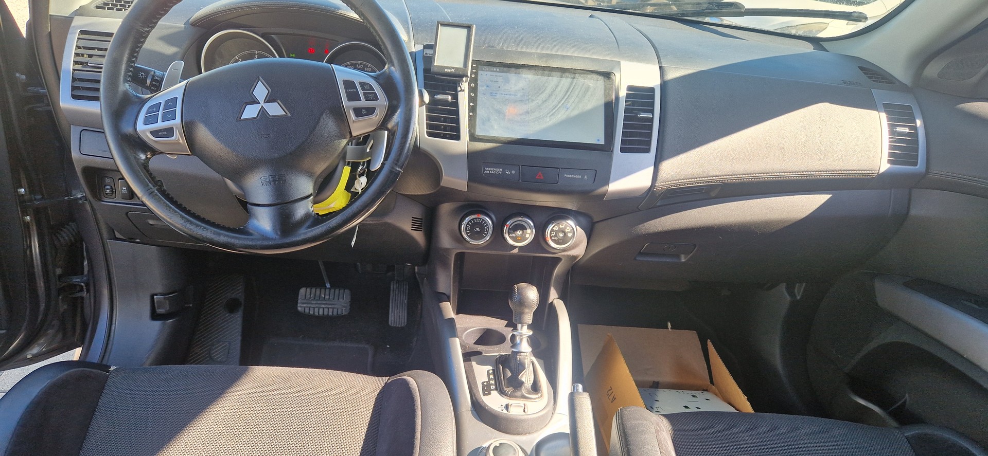MITSUBISHI Outlander 2.2 DID Navigator 4WD TC-SST-image-7