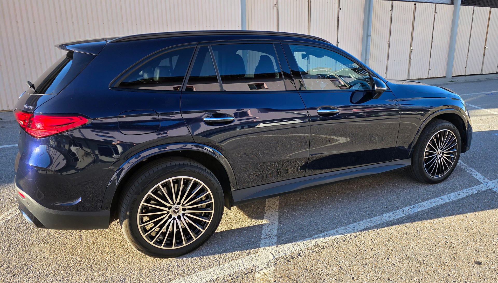 MERCEDES-BENZ GLC 400 e AMG Line 4matic-image-2