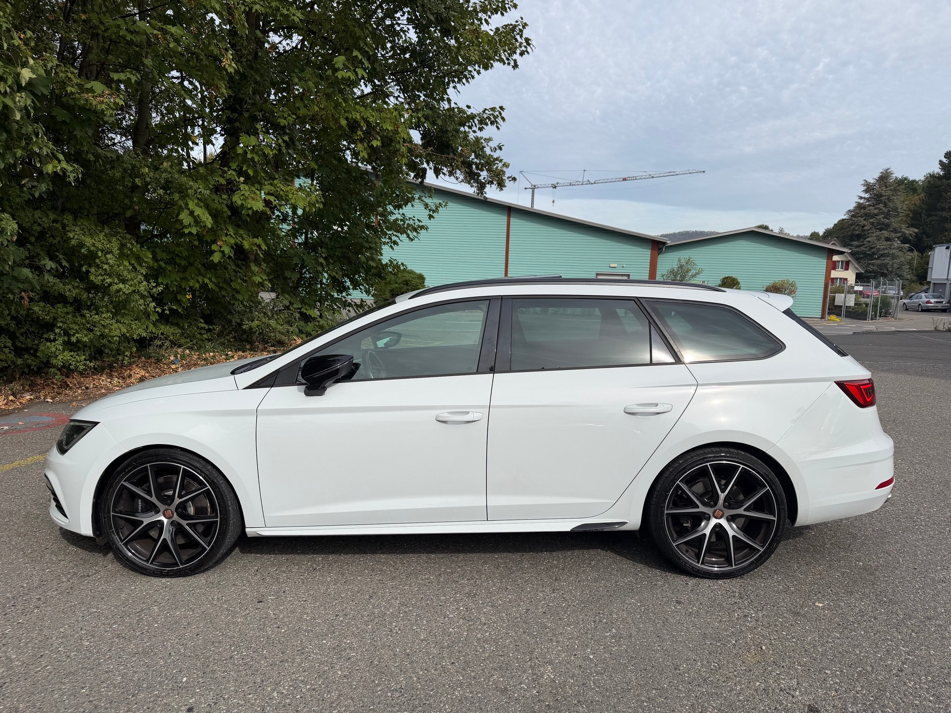 SEAT Leon ST 2.0 Eco TSI Swiss Cupra 4Drive DSG-image-1