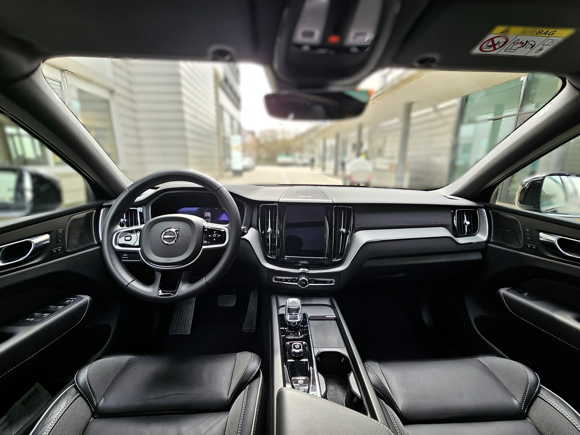VOLVO XC60 B5 Benzin Mild Hybrid AWD Ultra Dark Geartronic-image-9