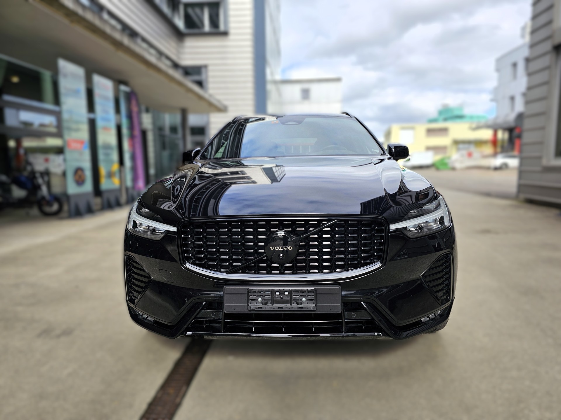 VOLVO XC60 B5 Benzin Mild Hybrid AWD Ultra Dark Geartronic-image-7