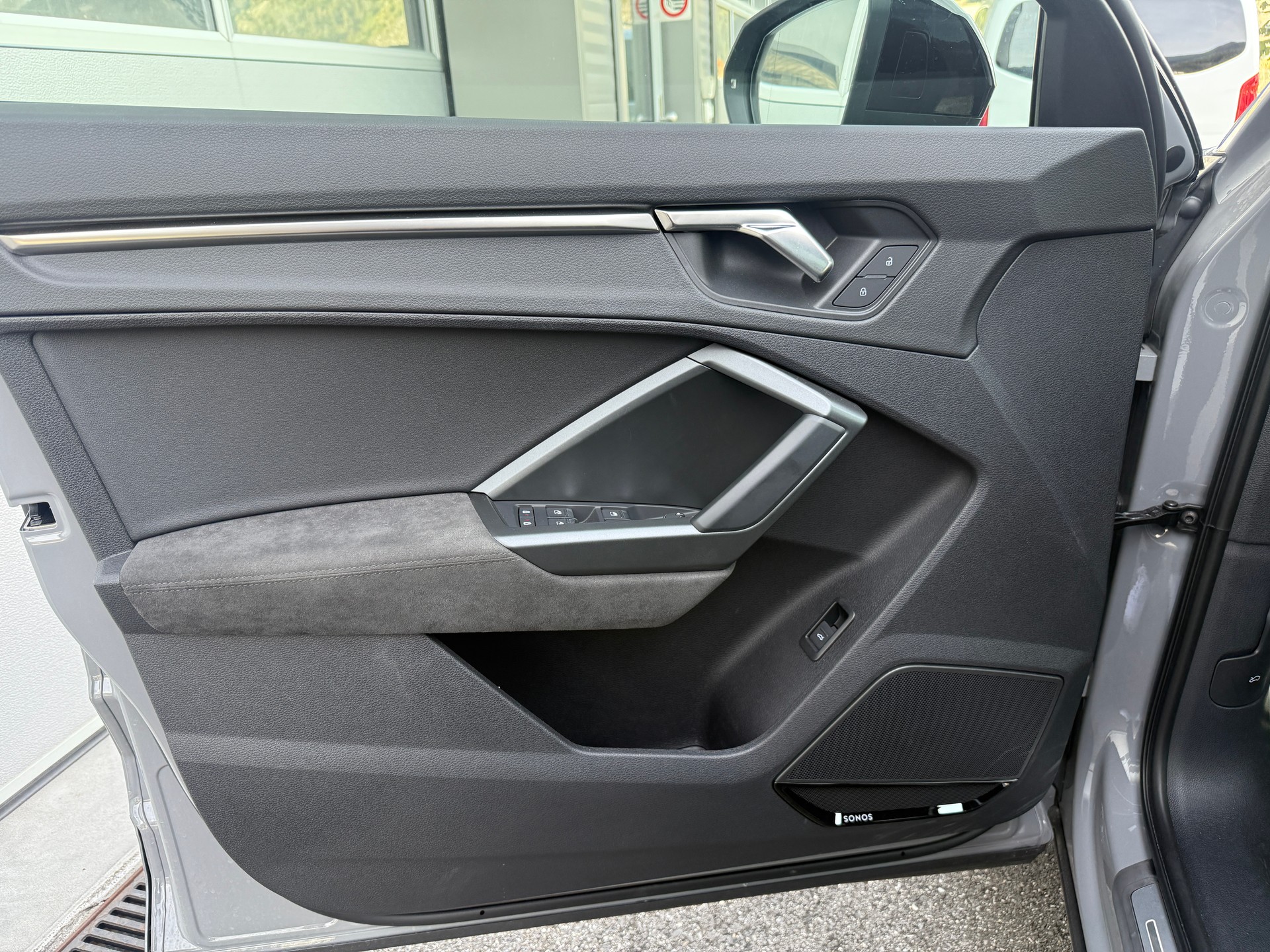 AUDI RS Q3 Sportback quattro S tronic-image-7