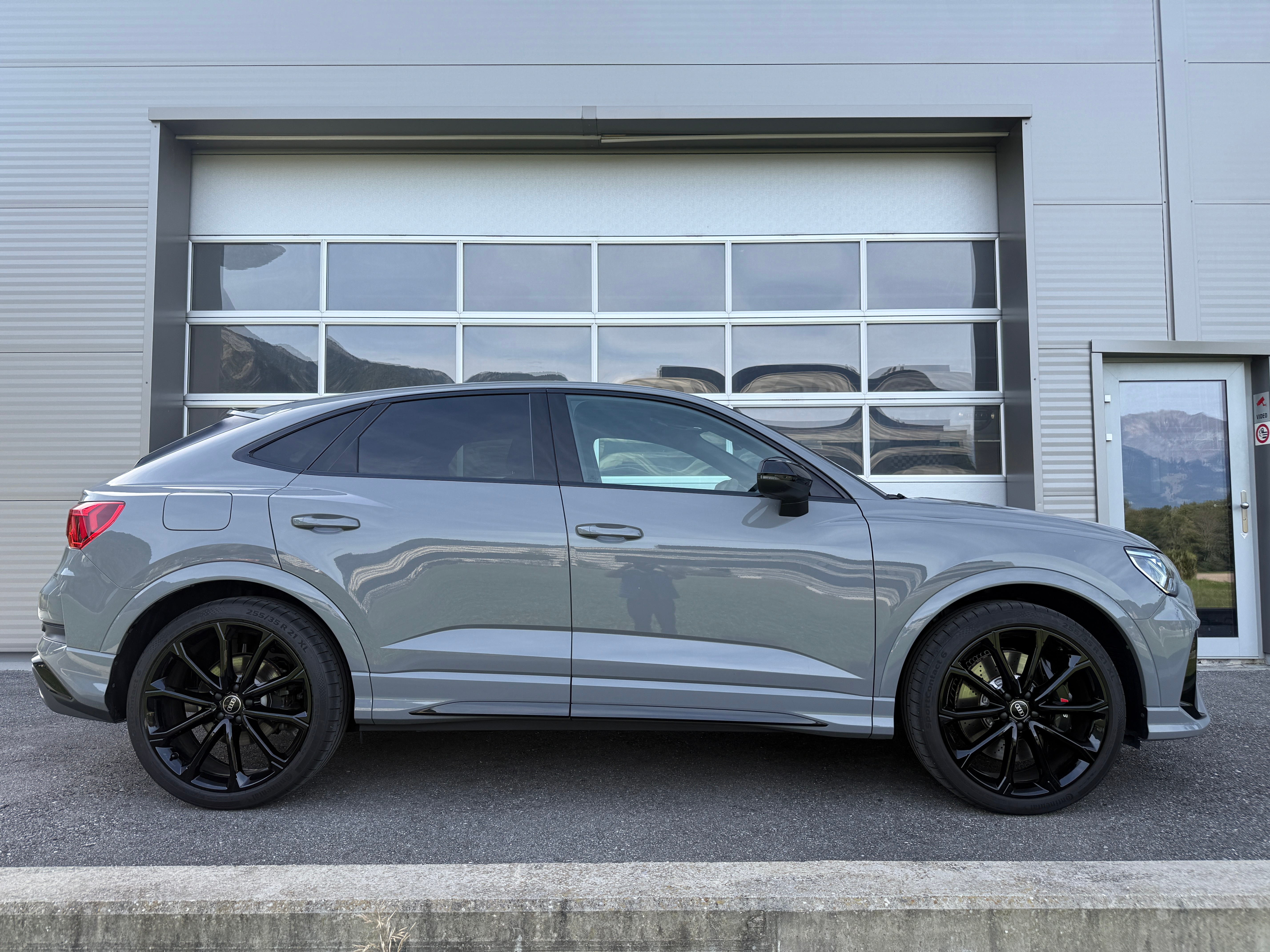 Car photo