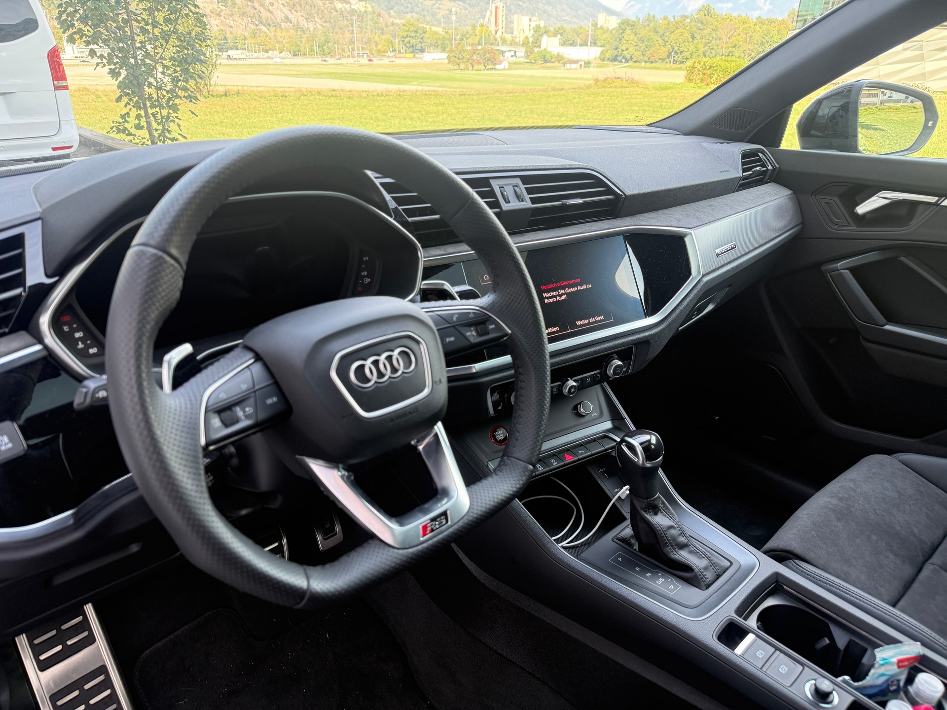 AUDI RS Q3 Sportback quattro S tronic-image-5