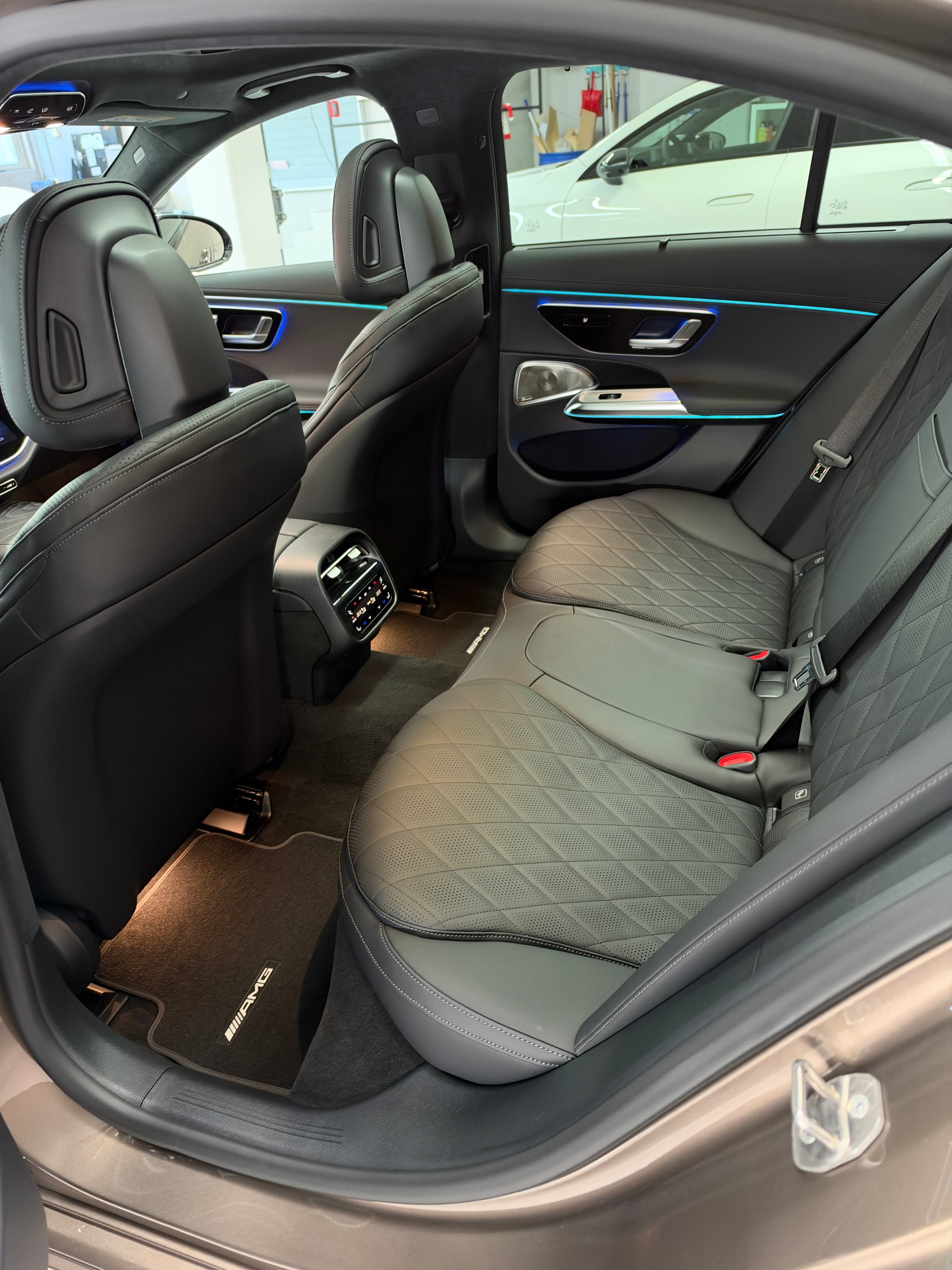 MERCEDES-BENZ E 450 4Matic-image-12