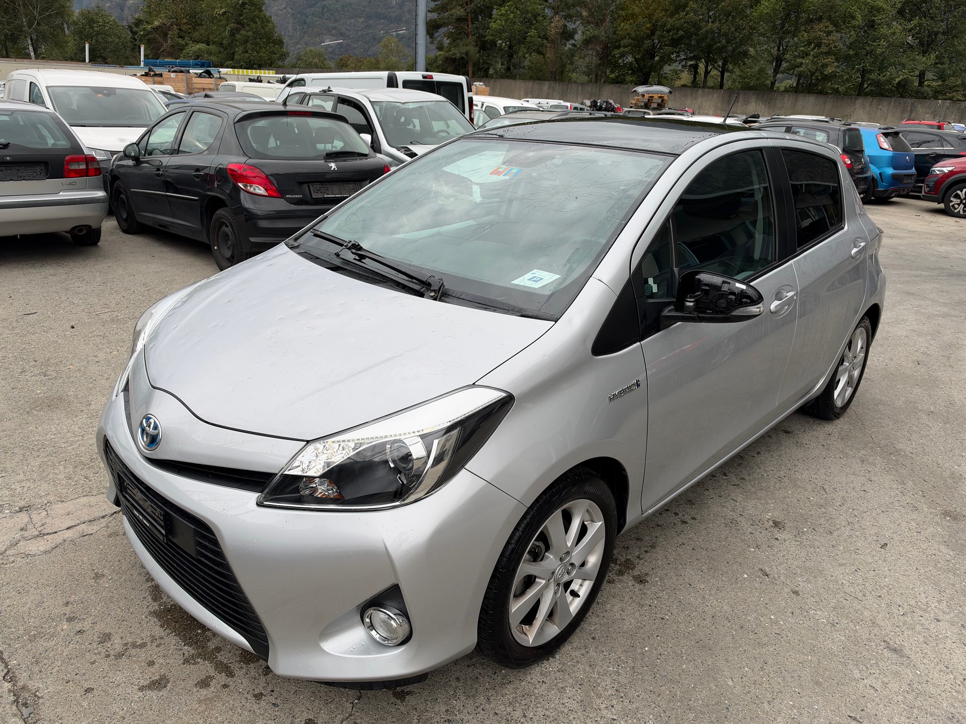 TOYOTA Yaris 1.5 VVT-i Hybrid Sol CVT-image-1