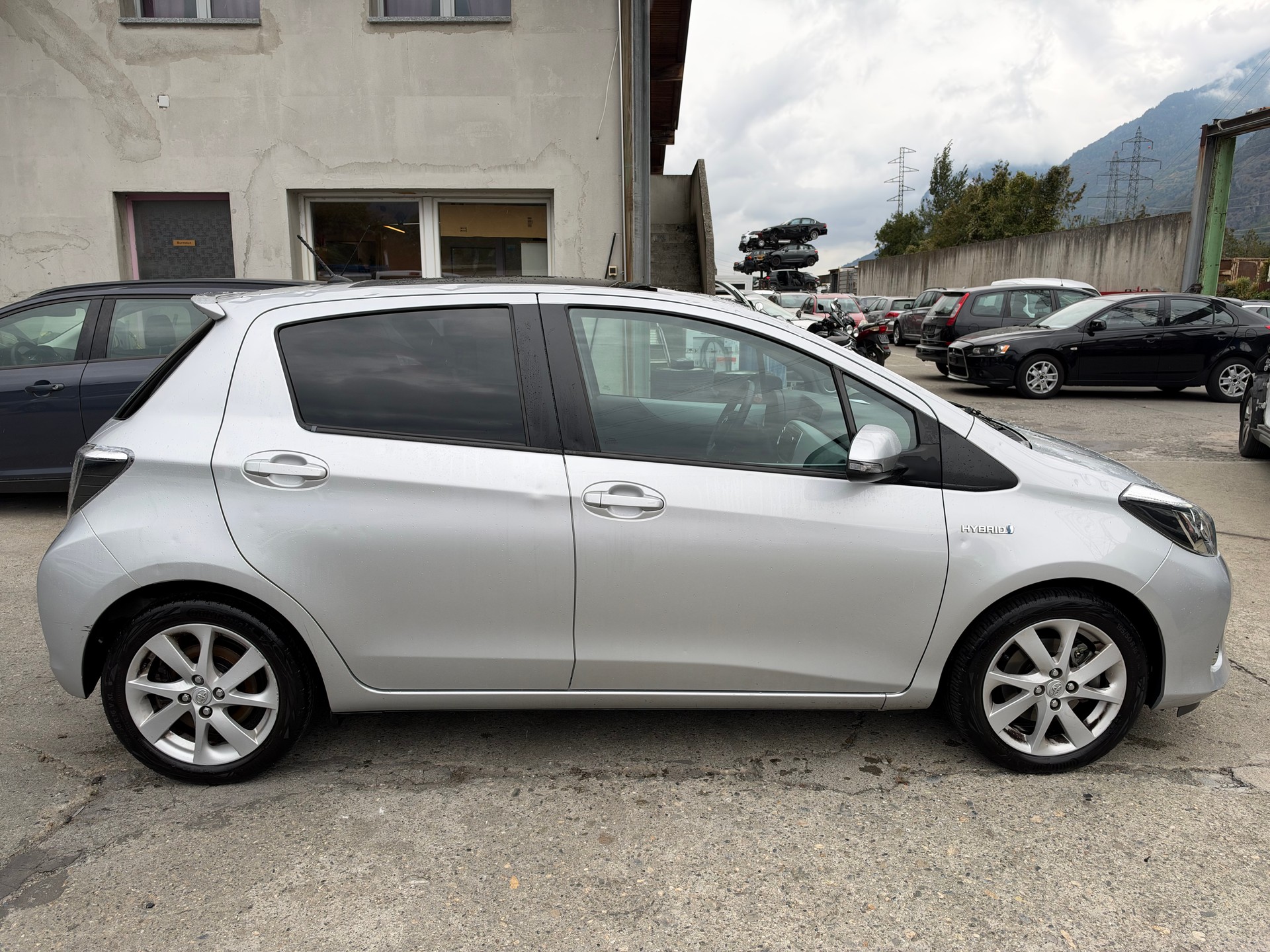 TOYOTA Yaris 1.5 VVT-i Hybrid Sol CVT-image-4