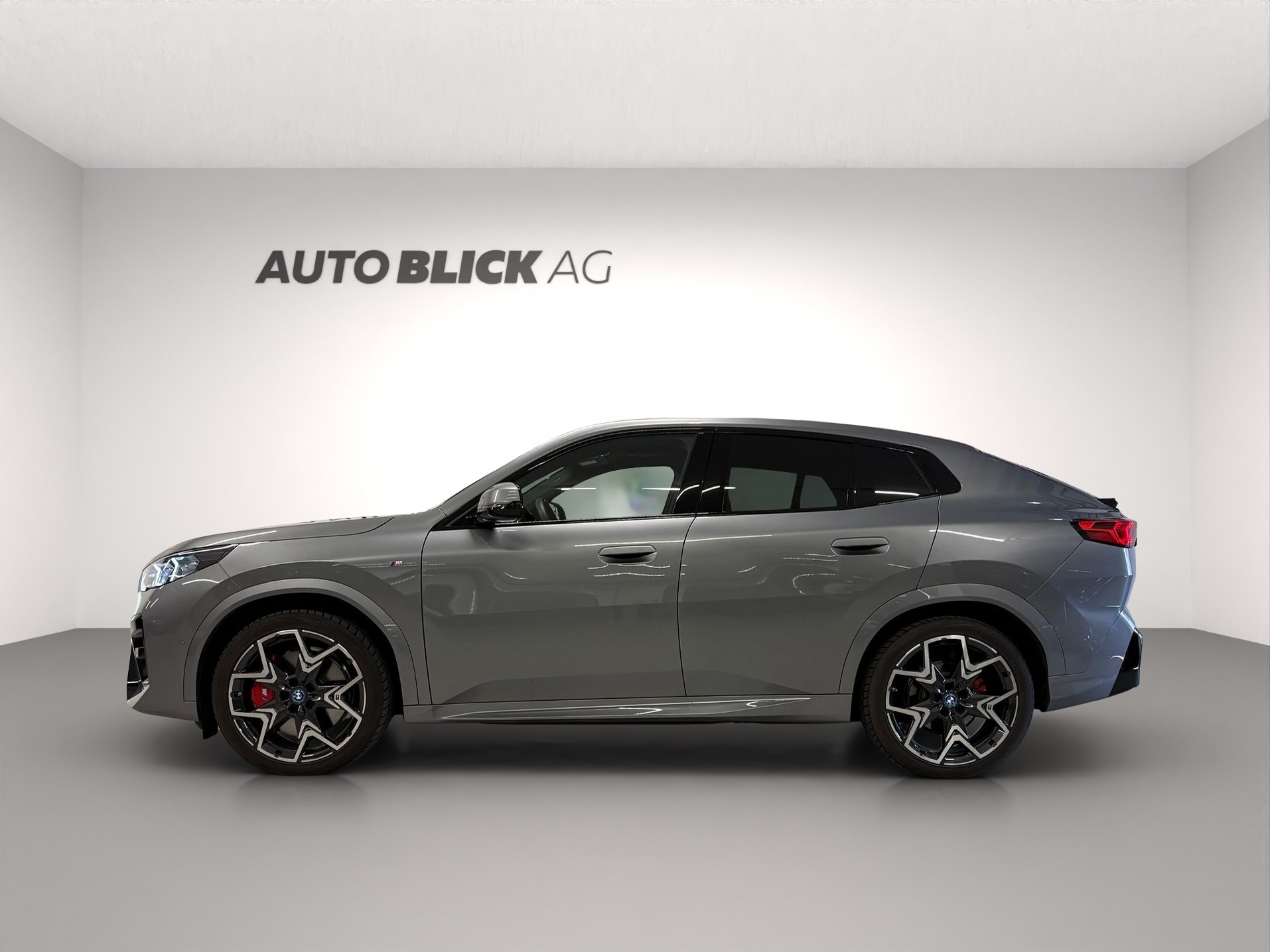 BMW iX2 xDrive 30 M Sport Pro-image-3