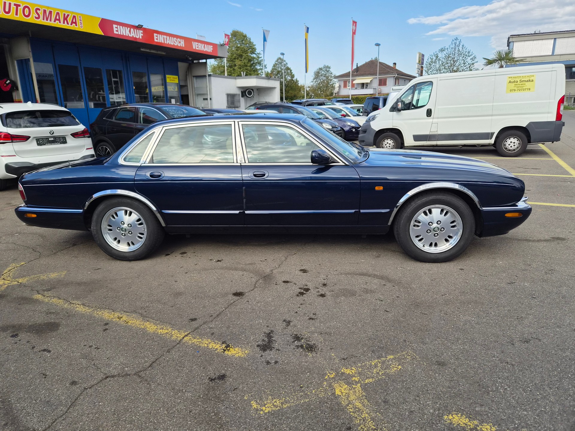 JAGUAR XJ 3.2 V8-showroom-element-1