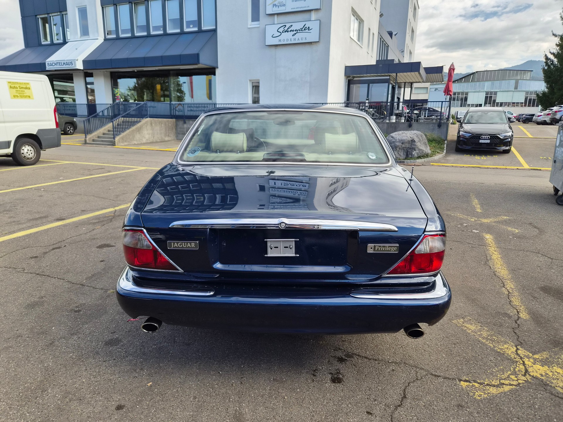 JAGUAR XJ 3.2 V8-showroom-element-3