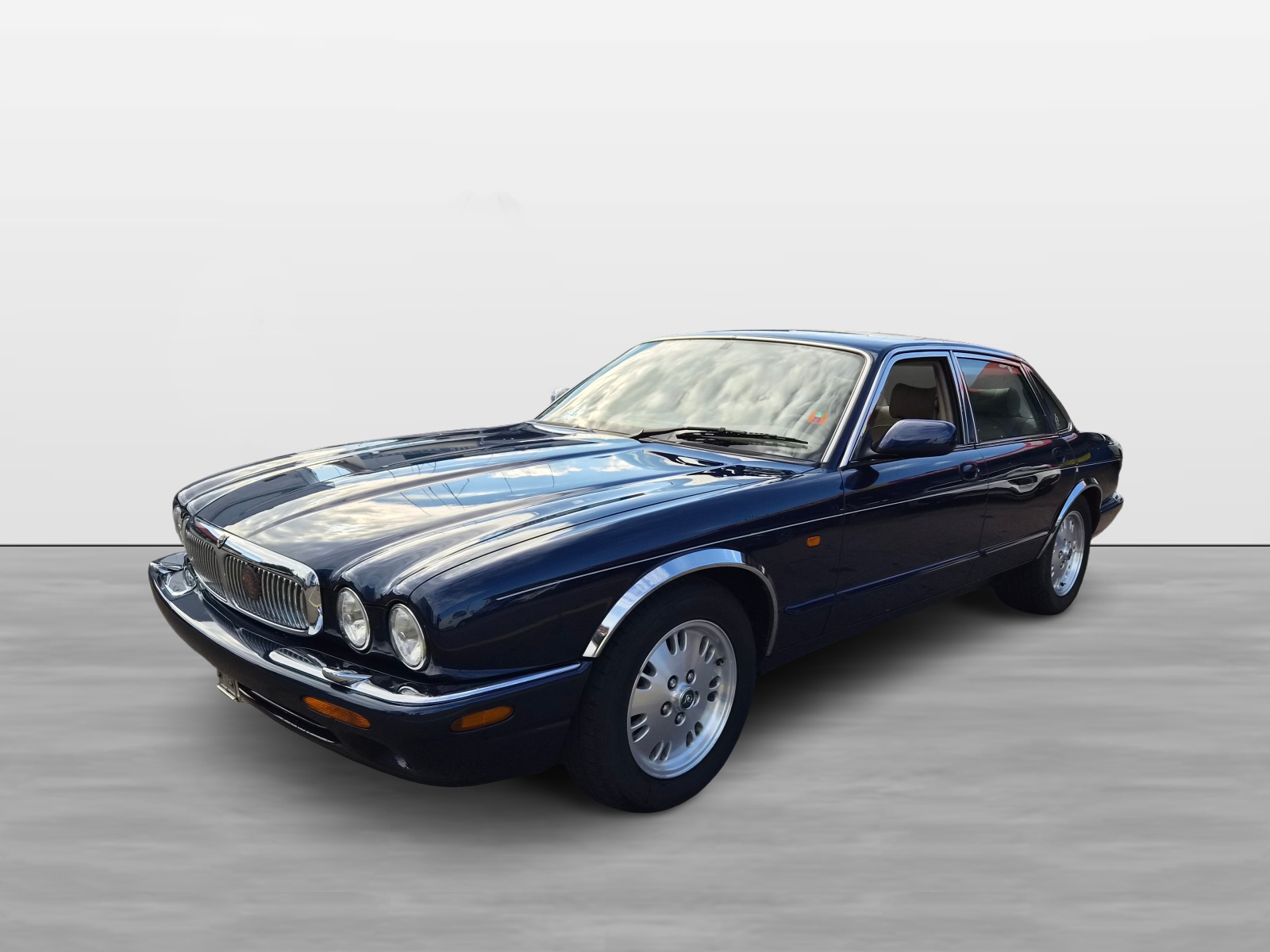 JAGUAR XJ 3.2 V8-image-5