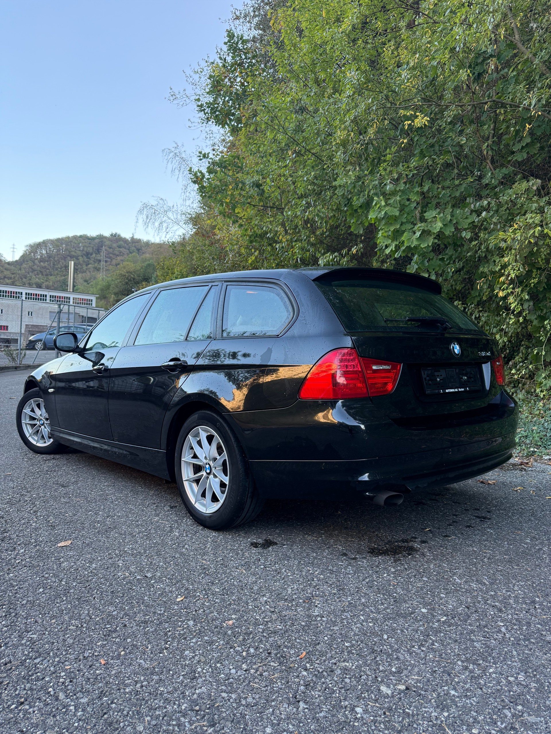 BMW 318d Touring Dynamic Edition-image-3