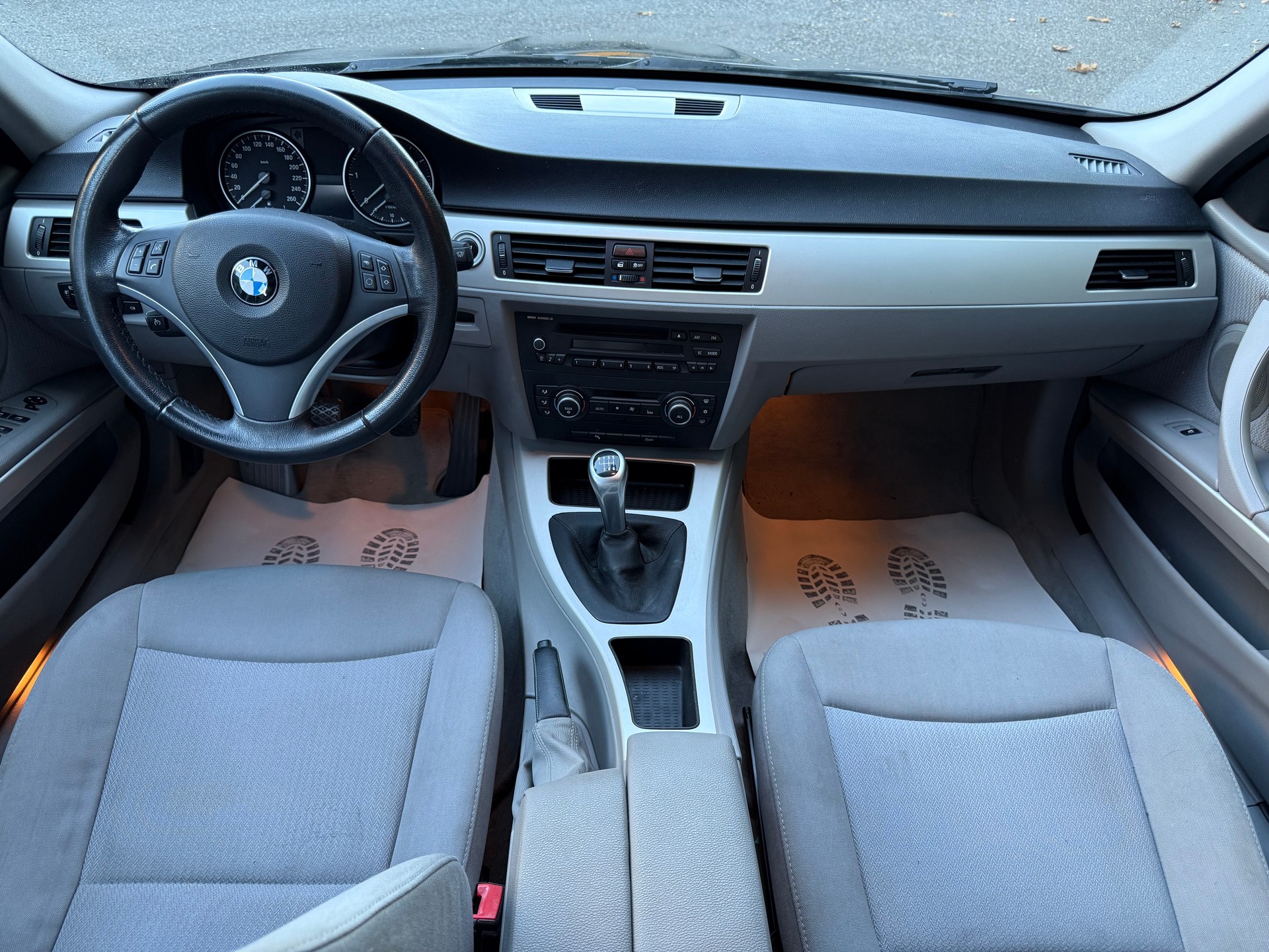 BMW 318d Touring Dynamic Edition-image-5