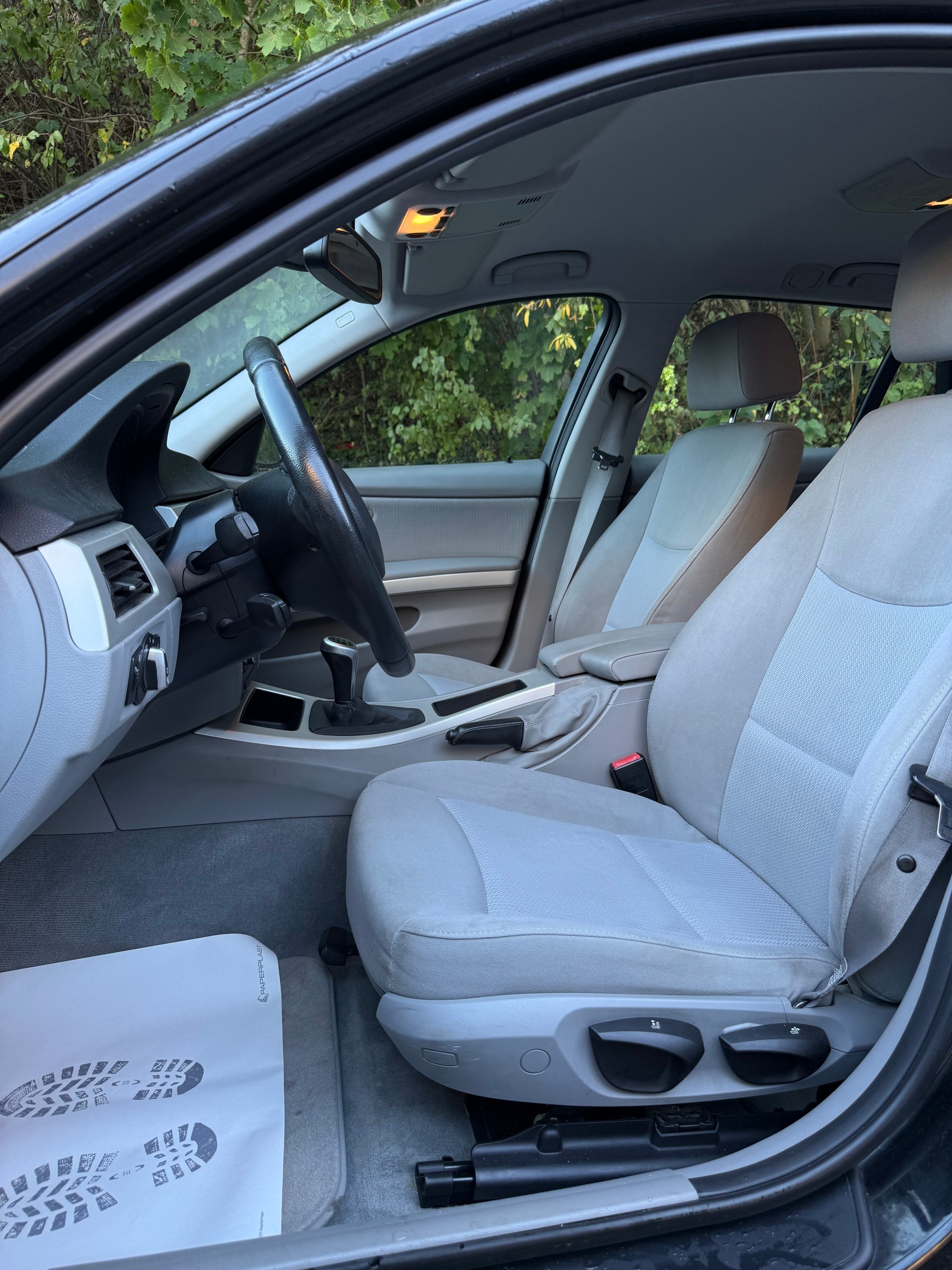 BMW 318d Touring Dynamic Edition-image-7