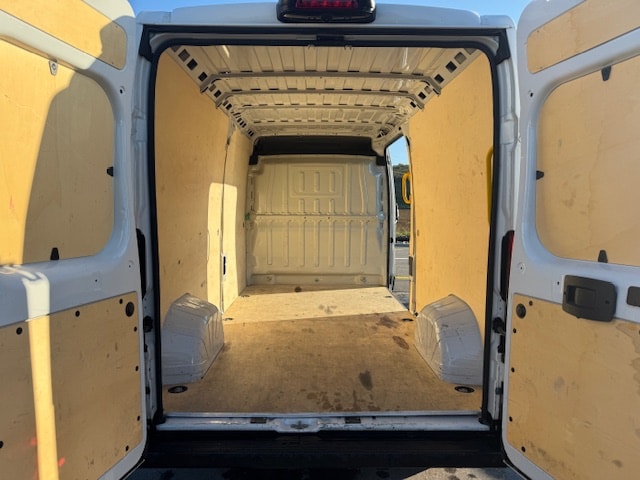 CITROEN Jumper 35 2.2 BlueHDi 140 Club L3H2-image-4