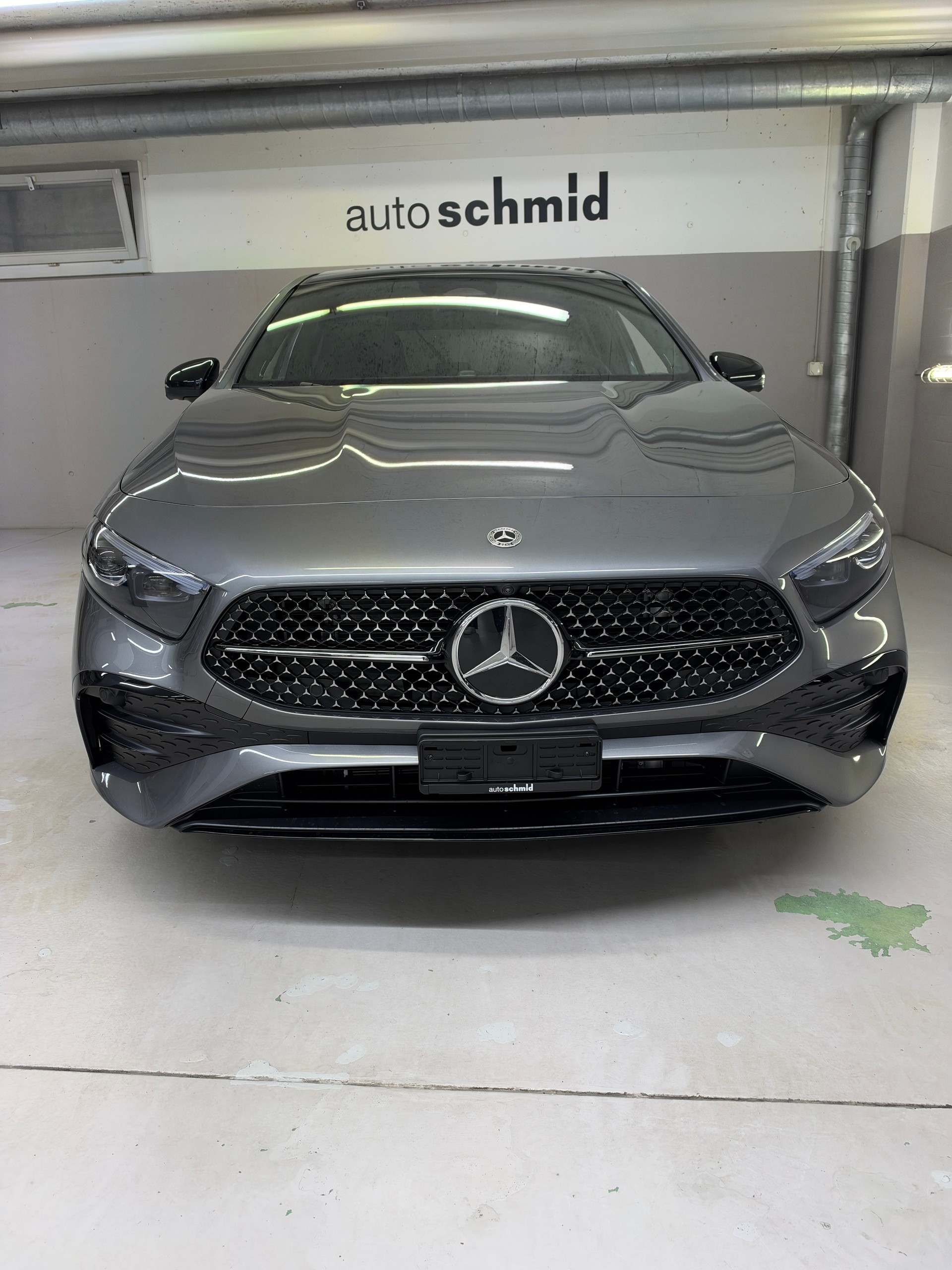 MERCEDES-BENZ A 200 Night Star-showroom-element-1