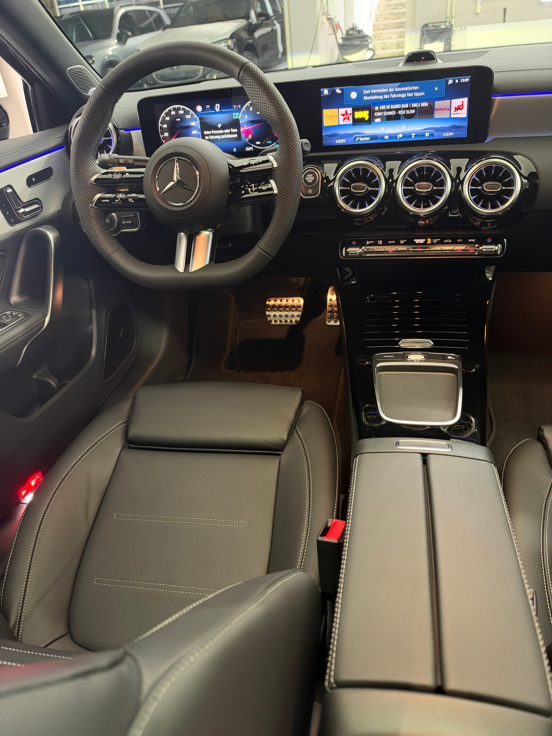 MERCEDES-BENZ A 200 Night Star-image-15