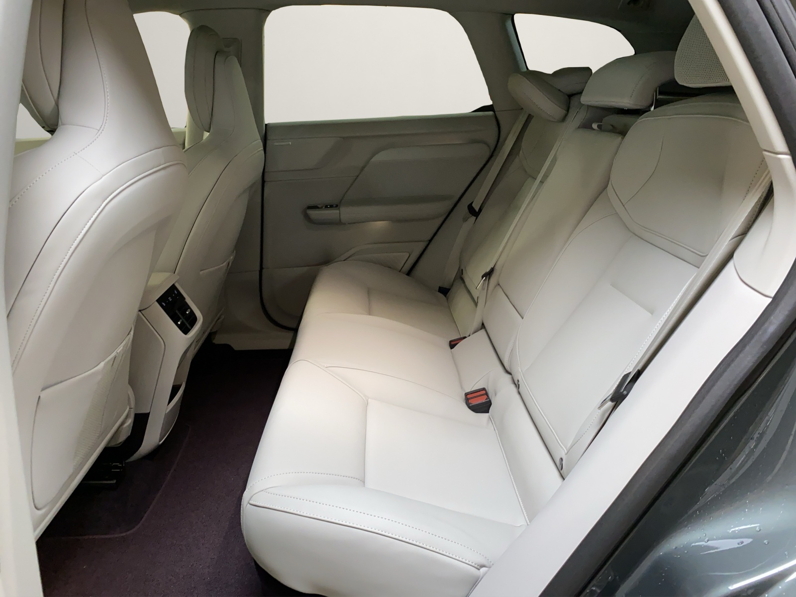 VOLVO EX60 P10 Twin AWD 95 kWh Ultra-image-12