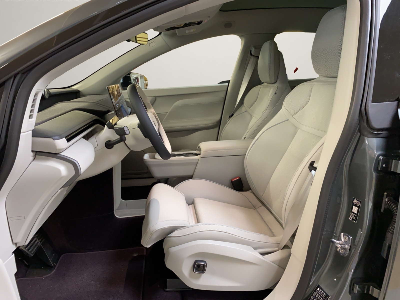 VOLVO EX60 P10 Twin AWD 95 kWh Ultra-image-7