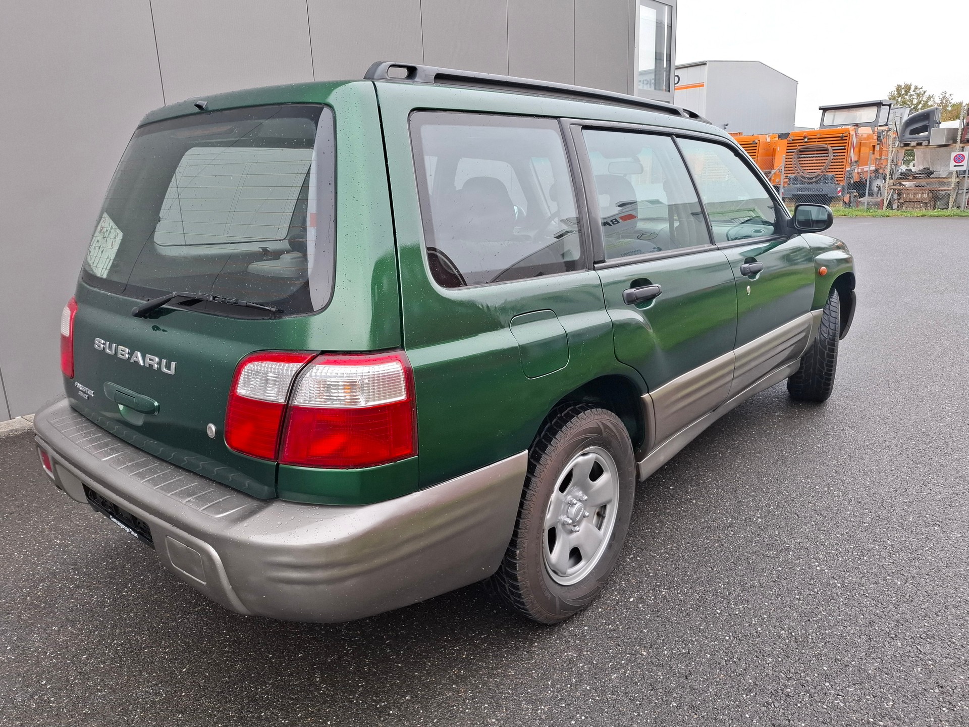 SUBARU Forester 2.0 Comfort Automatic-image-1