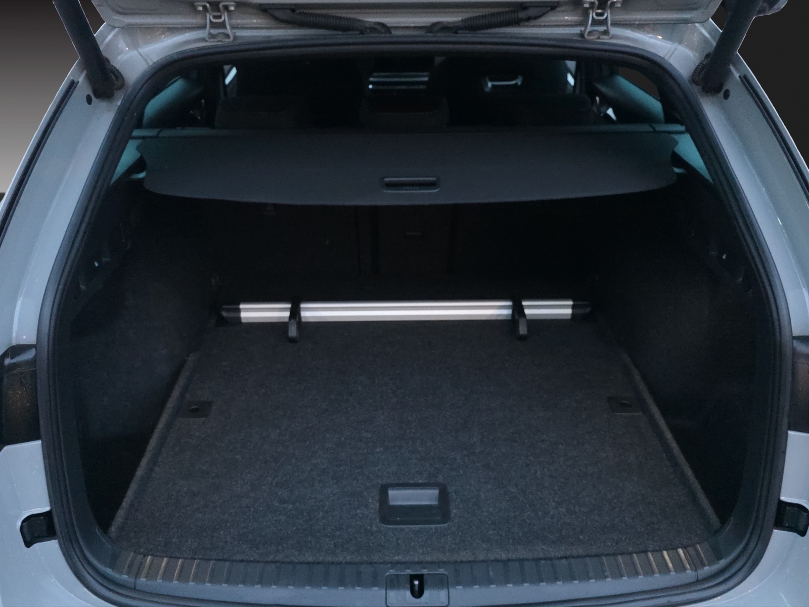 SKODA Octavia Combi 2.0 TDI DSG RS 4x4-image-6