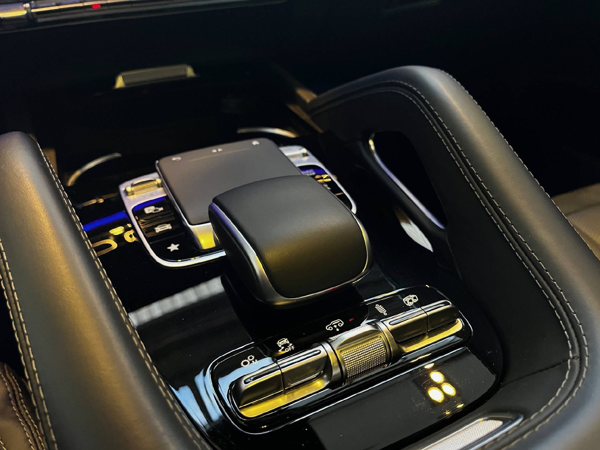 MERCEDES-BENZ GLE 63 S AMG 4matic+-image-22