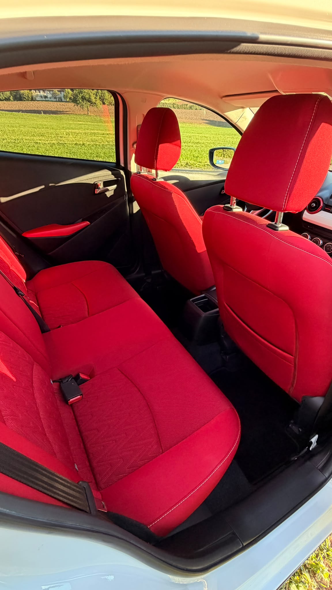 MAZDA 1.5 90 Swiss Edition-image-5