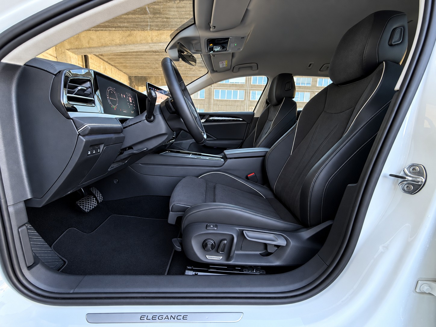 VW Passat Variant 2.0 TDI evo Elegance DSG-image-6