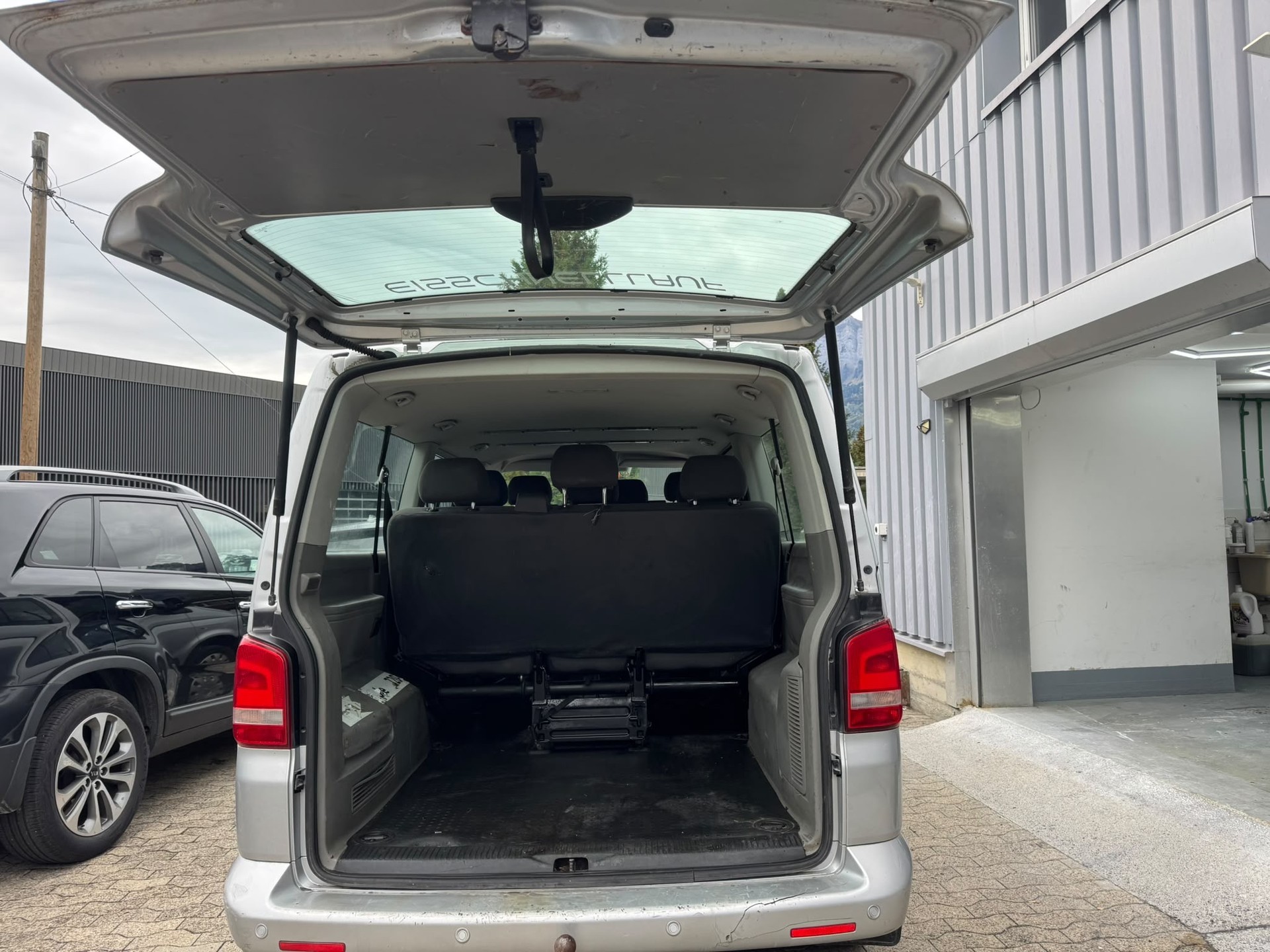 VW T5 Caravelle Trendline 2.0 TDI CR 4Motion-image-5