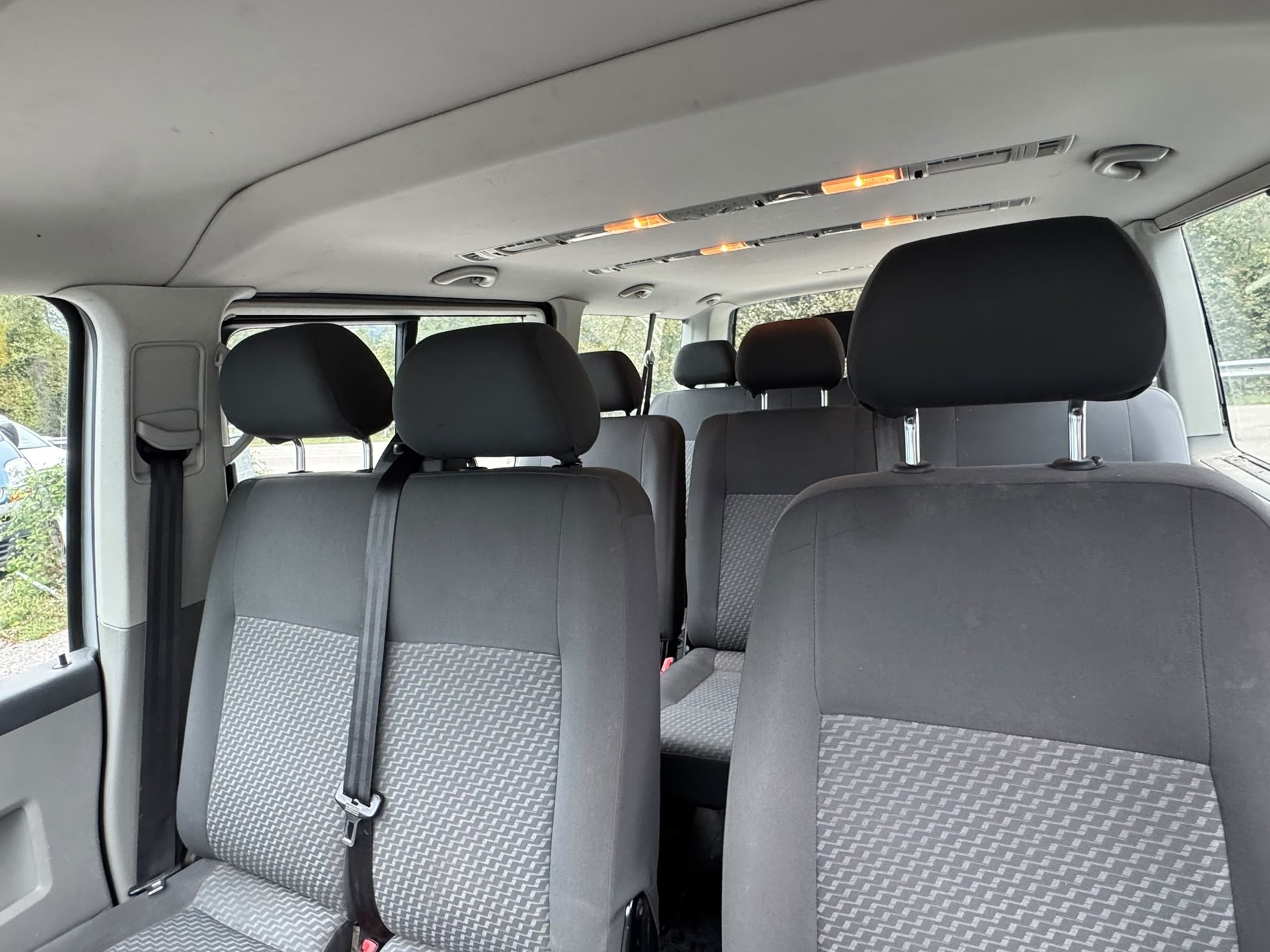VW T5 Caravelle Trendline 2.0 TDI CR 4Motion-image-15