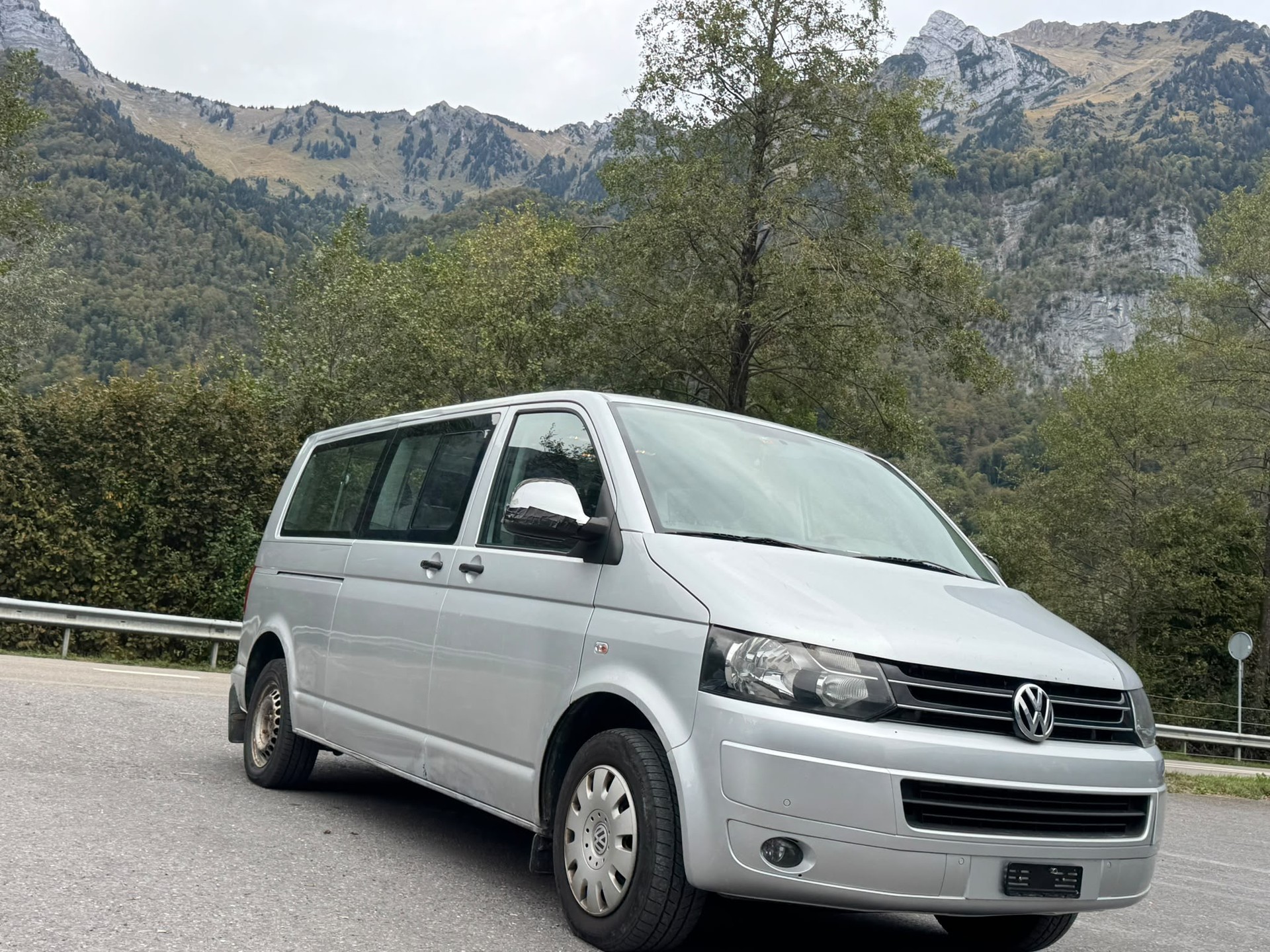 VW T5 Caravelle Trendline 2.0 TDI CR 4Motion-image-2