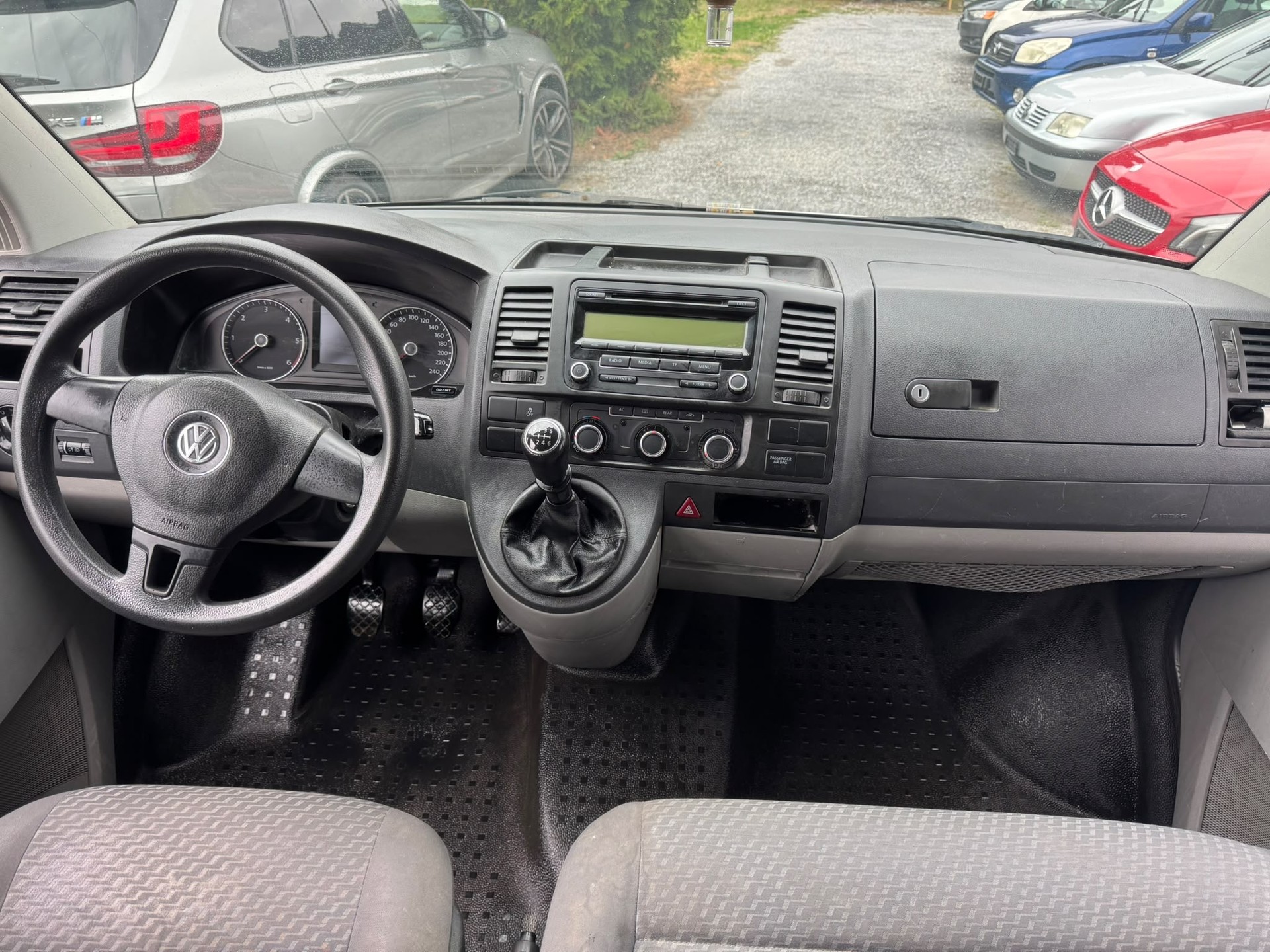 VW T5 Caravelle Trendline 2.0 TDI CR 4Motion-image-9