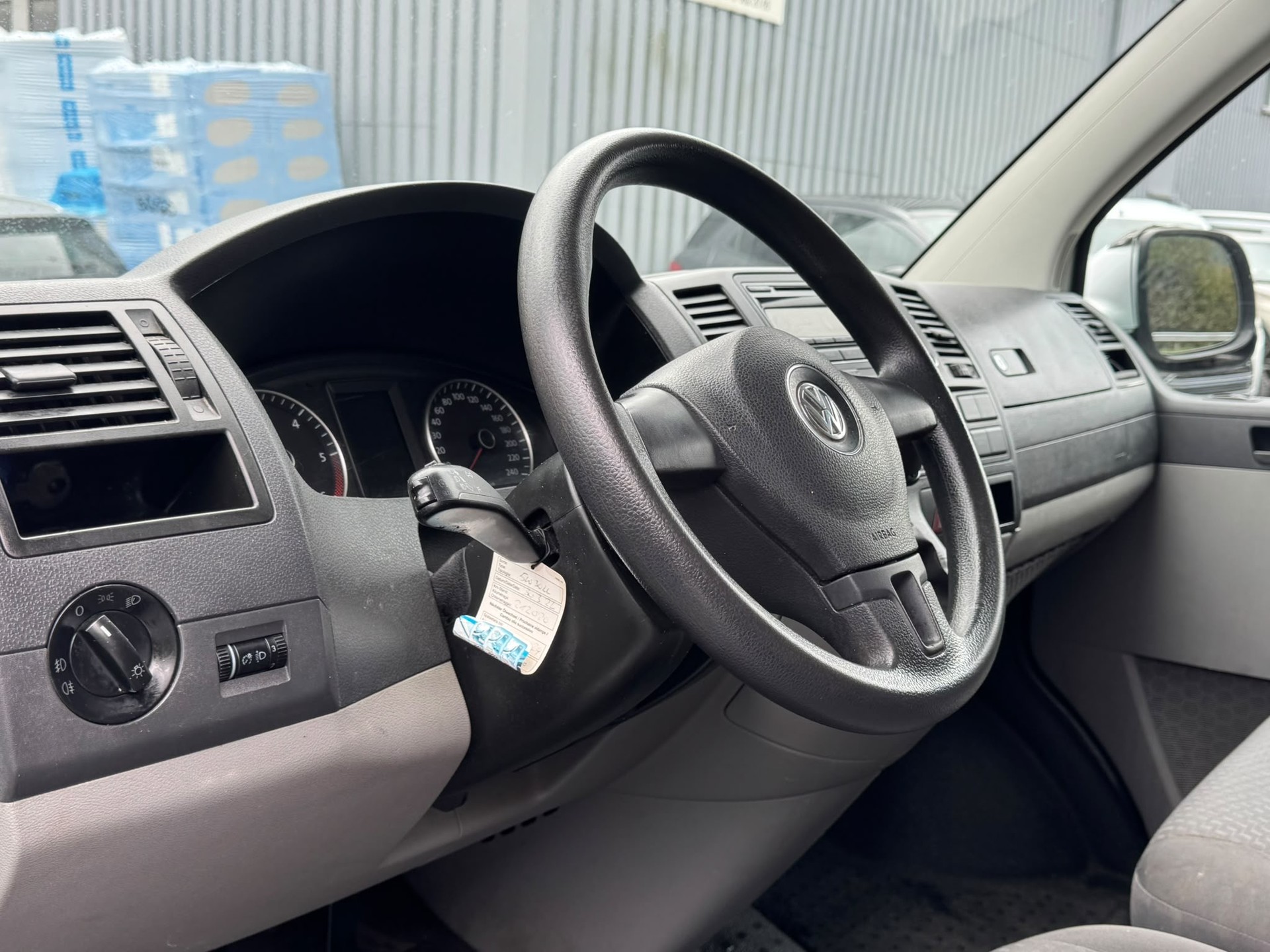 VW T5 Caravelle Trendline 2.0 TDI CR 4Motion-image-3