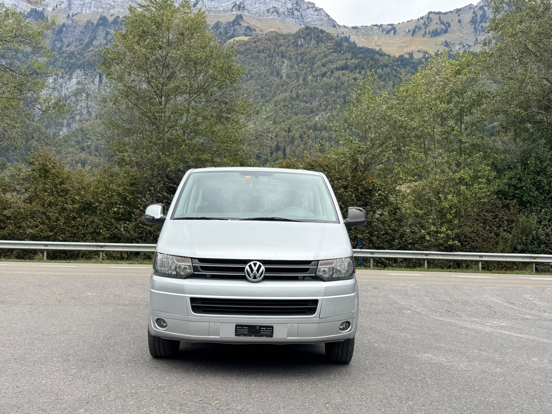 VW T5 Caravelle Trendline 2.0 TDI CR 4Motion-image-1