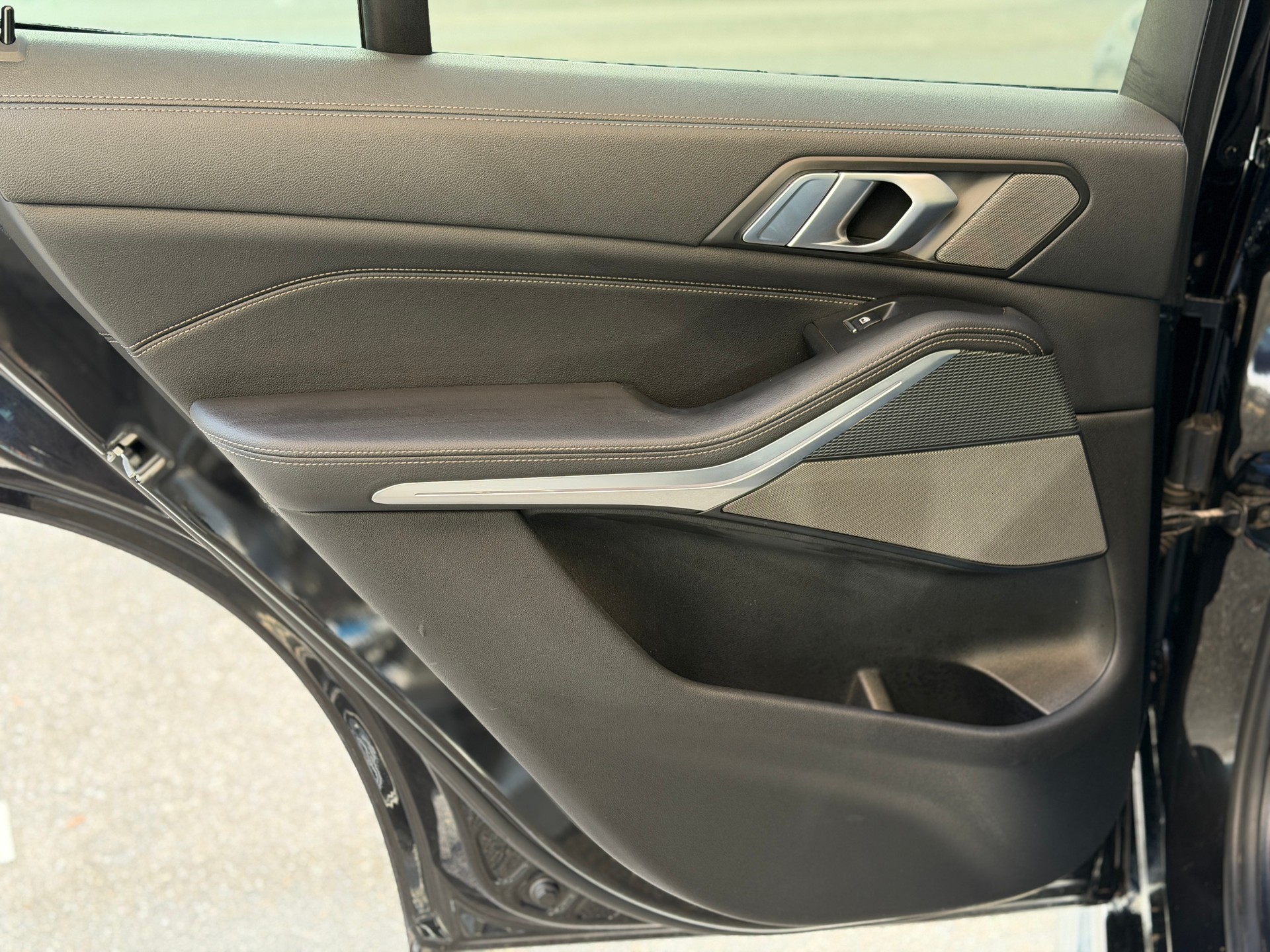 BMW X5 xDrive M50d Steptronic-image-19