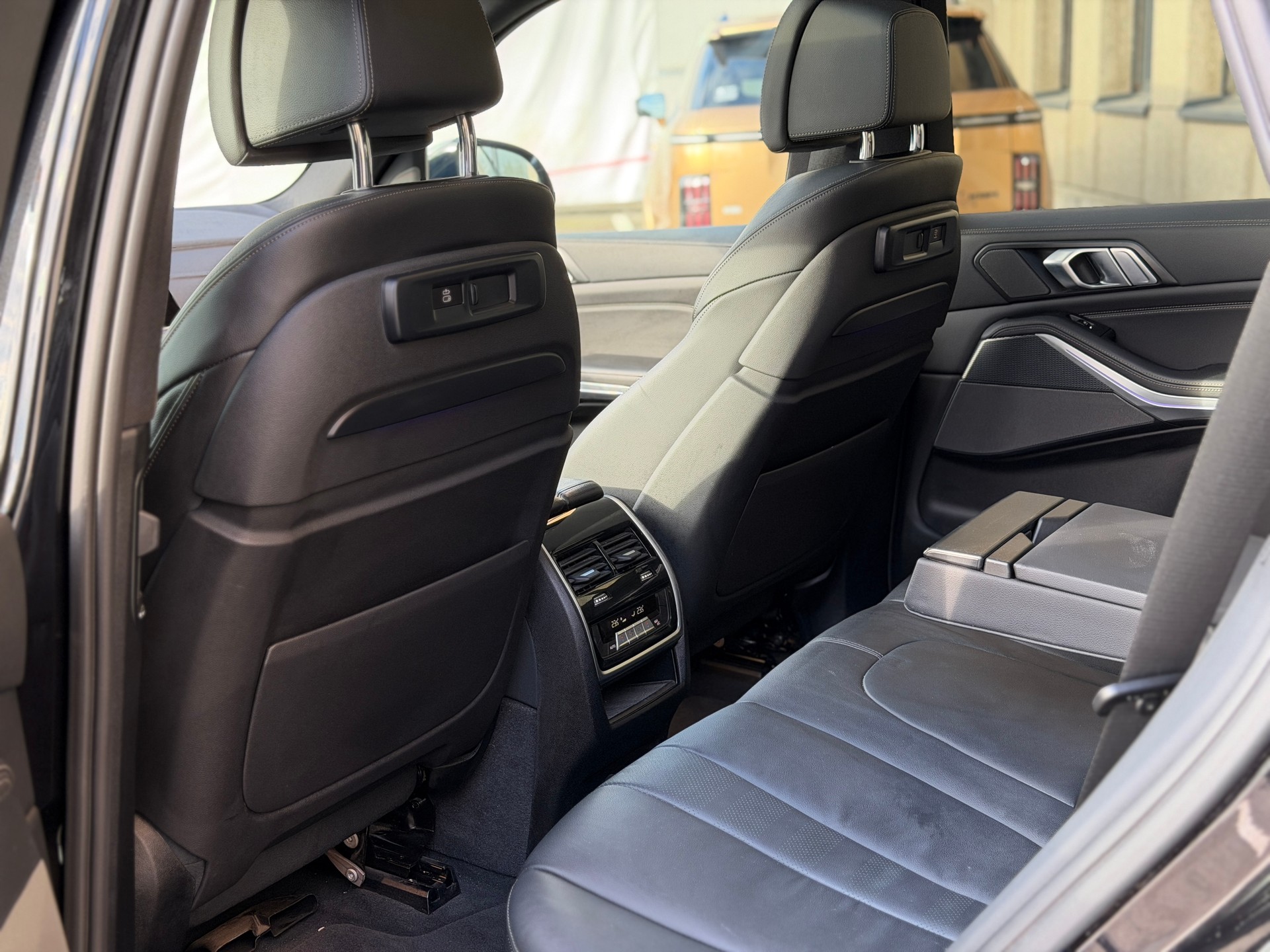 BMW X5 xDrive M50d Steptronic-image-18