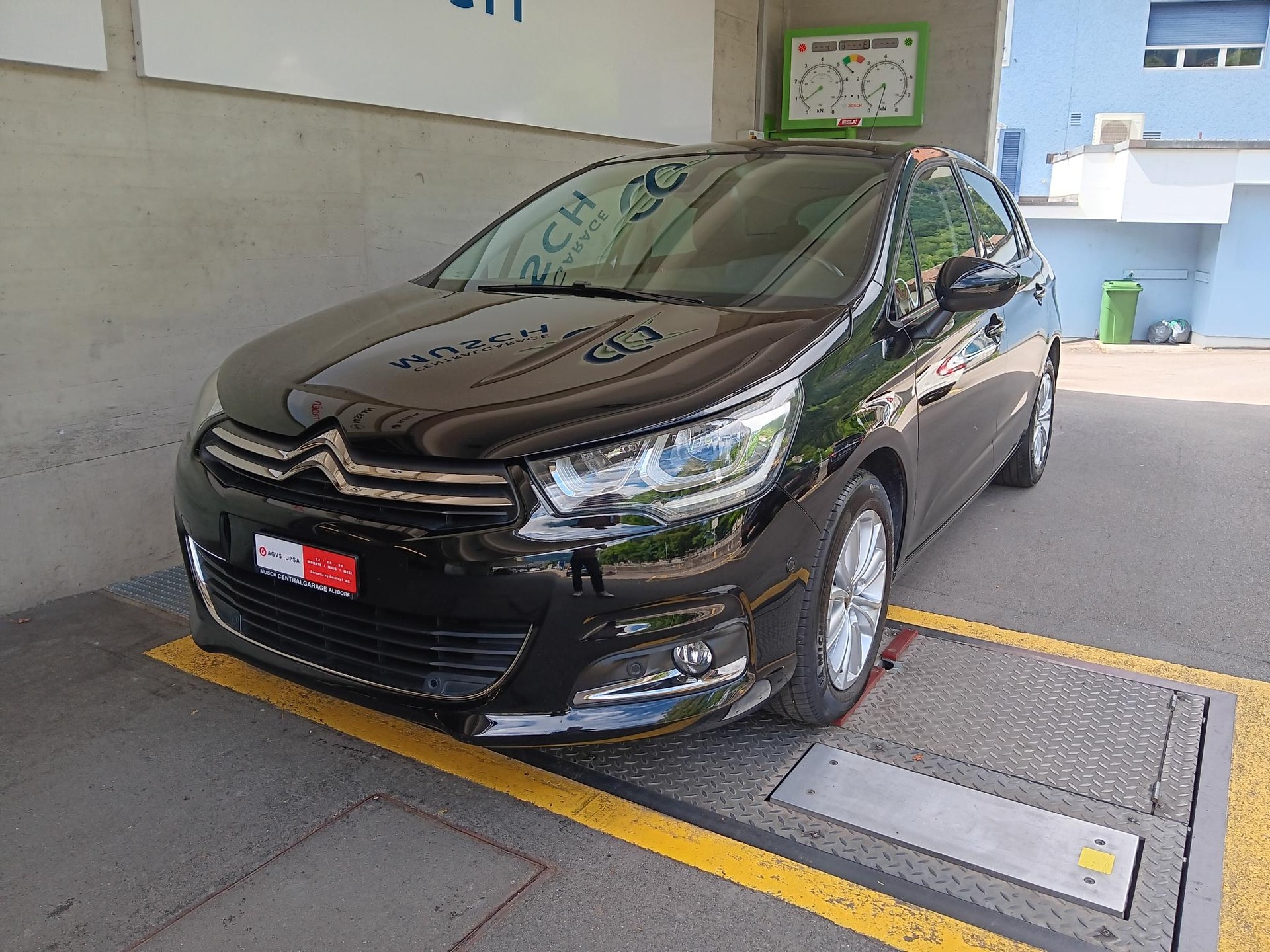CITROEN C4 1.2 Pure Tech Shine Automatic-image-1