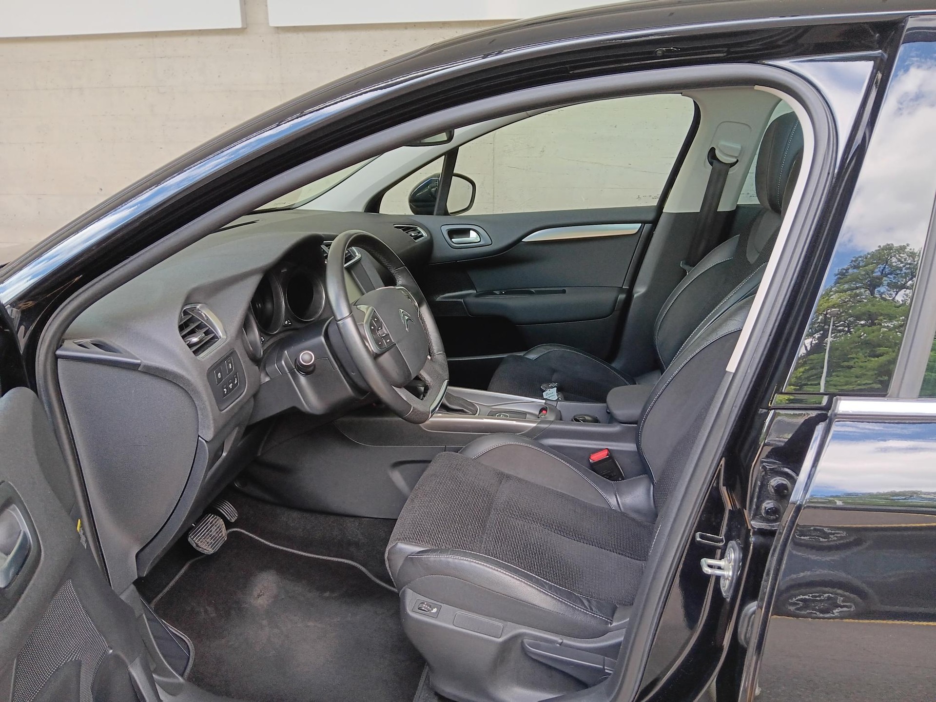 CITROEN C4 1.2 Pure Tech Shine Automatic-image-7