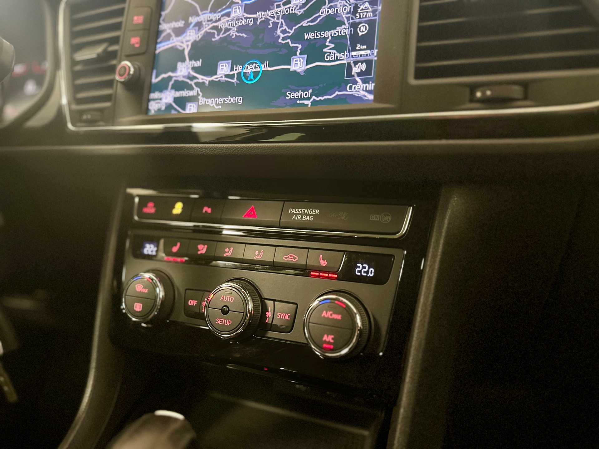 SEAT Leon 2.0 TSI FR DSG-image-17