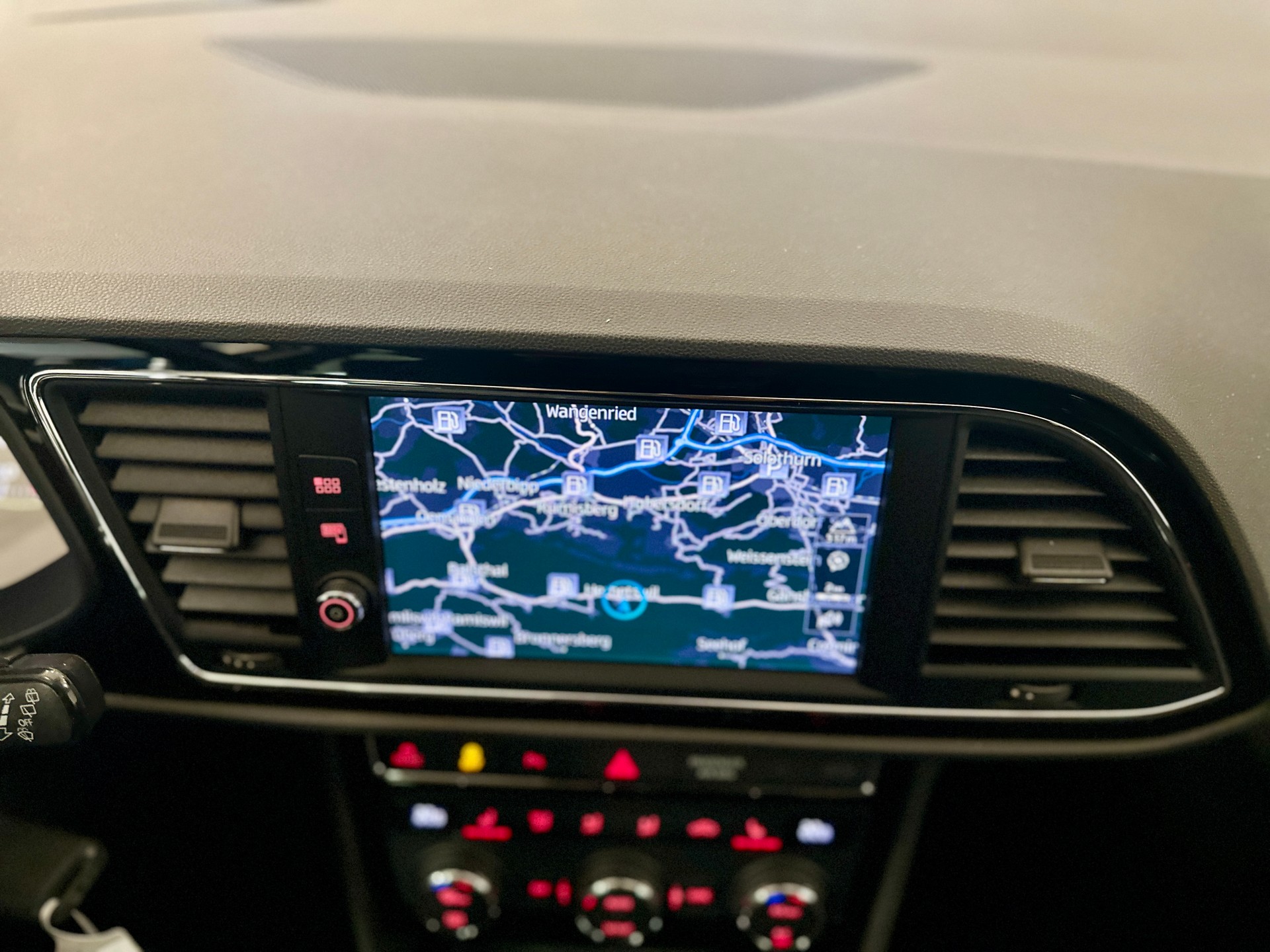 SEAT Leon 2.0 TSI FR DSG-image-12