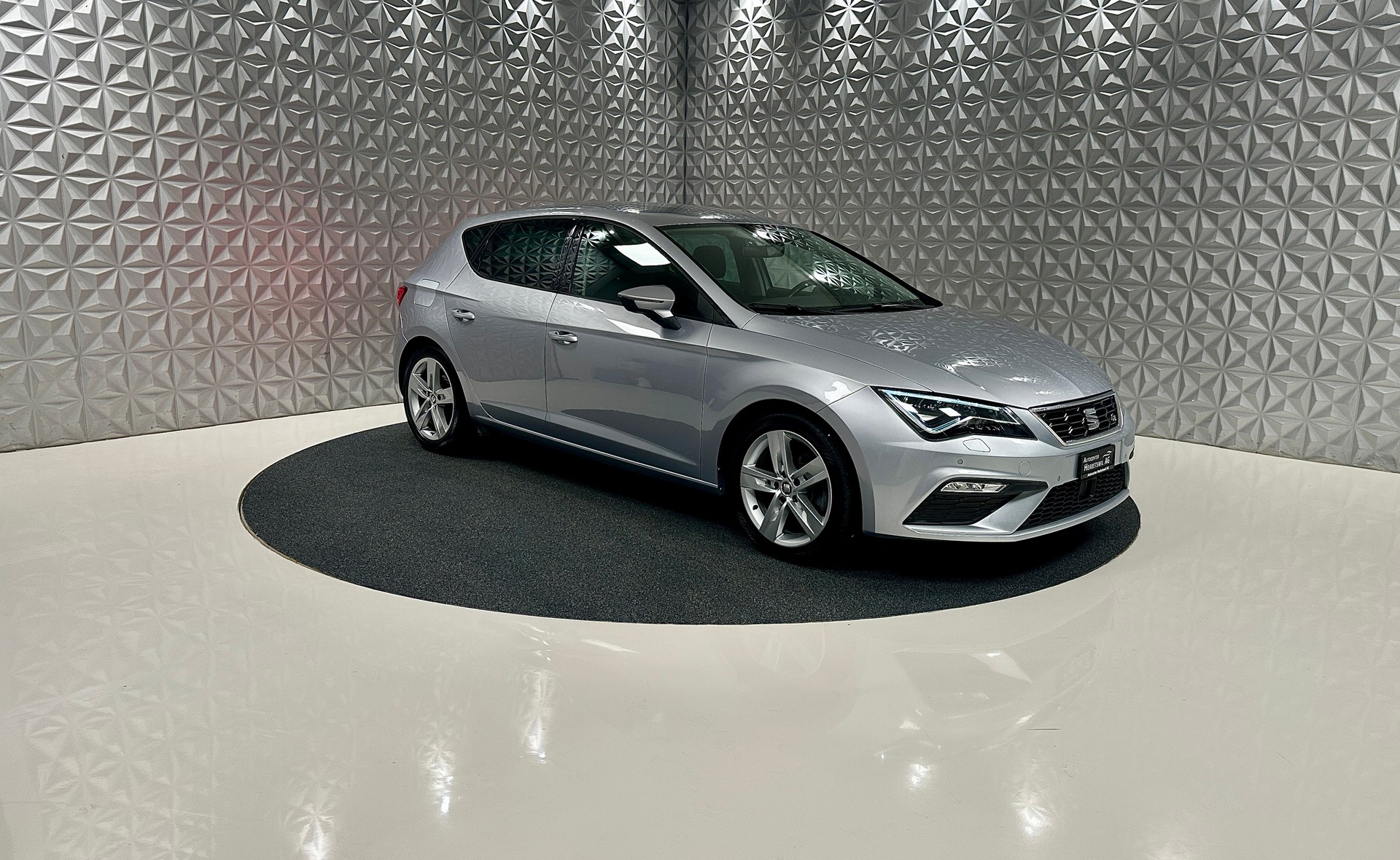 SEAT Leon 2.0 TSI FR DSG-image-2