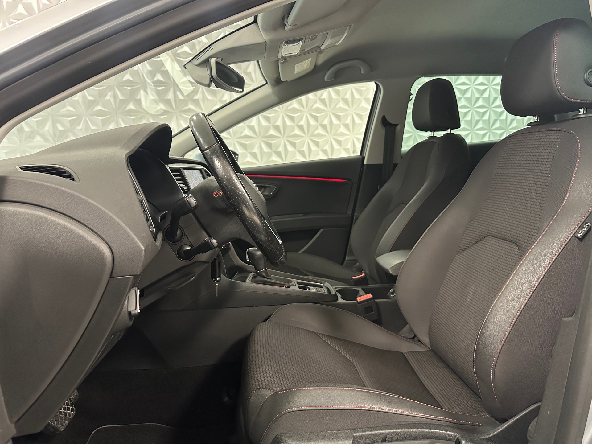 SEAT Leon 2.0 TSI FR DSG-image-9