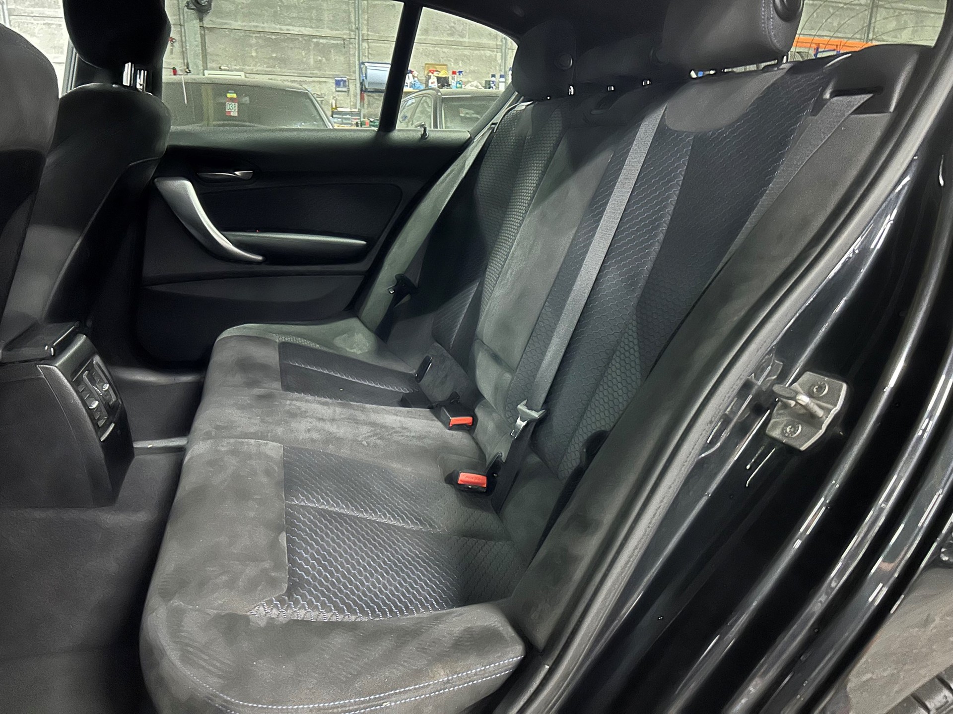 BMW M135i xDrive Steptronic-image-13
