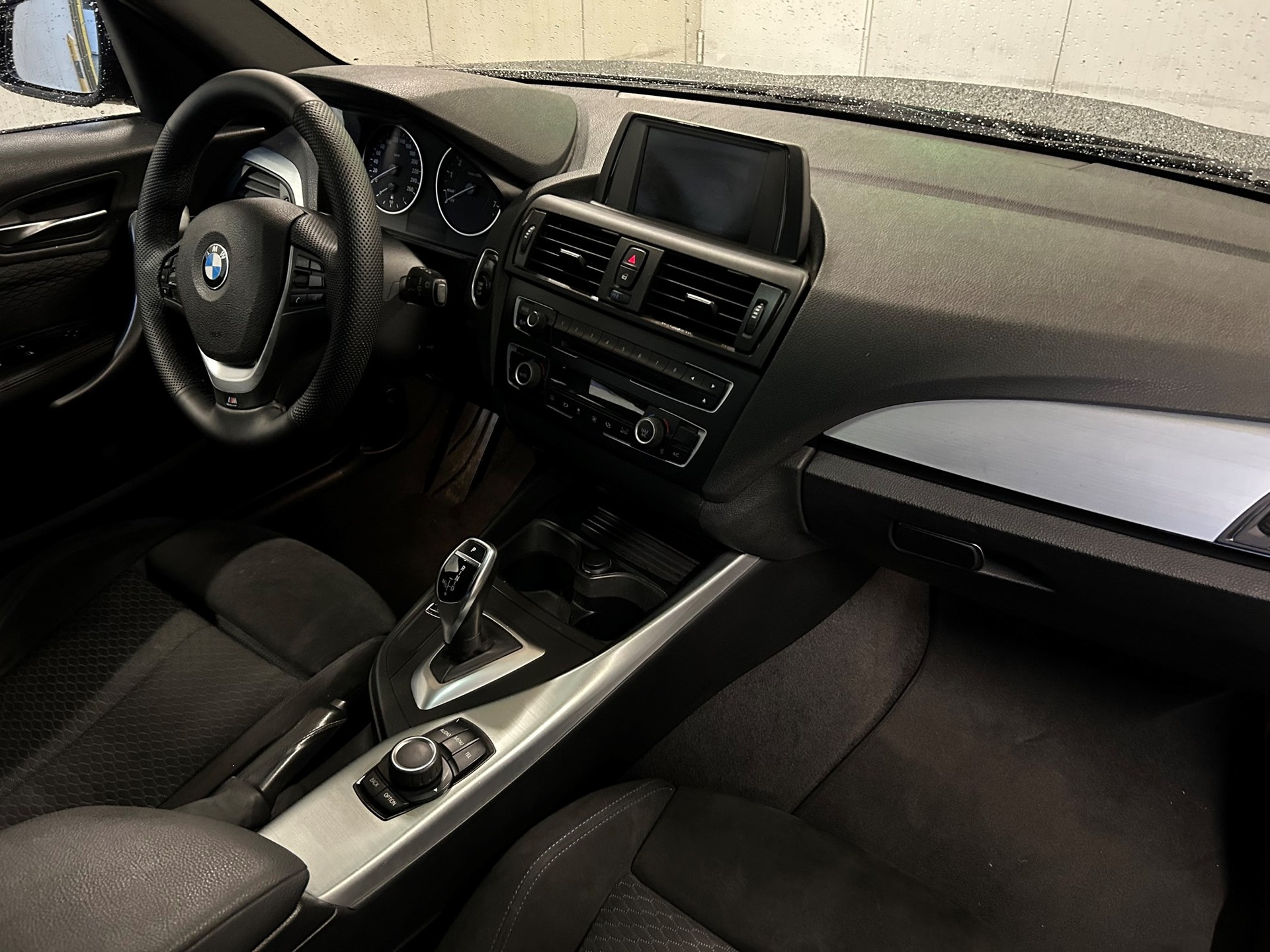 BMW M135i xDrive Steptronic-image-11