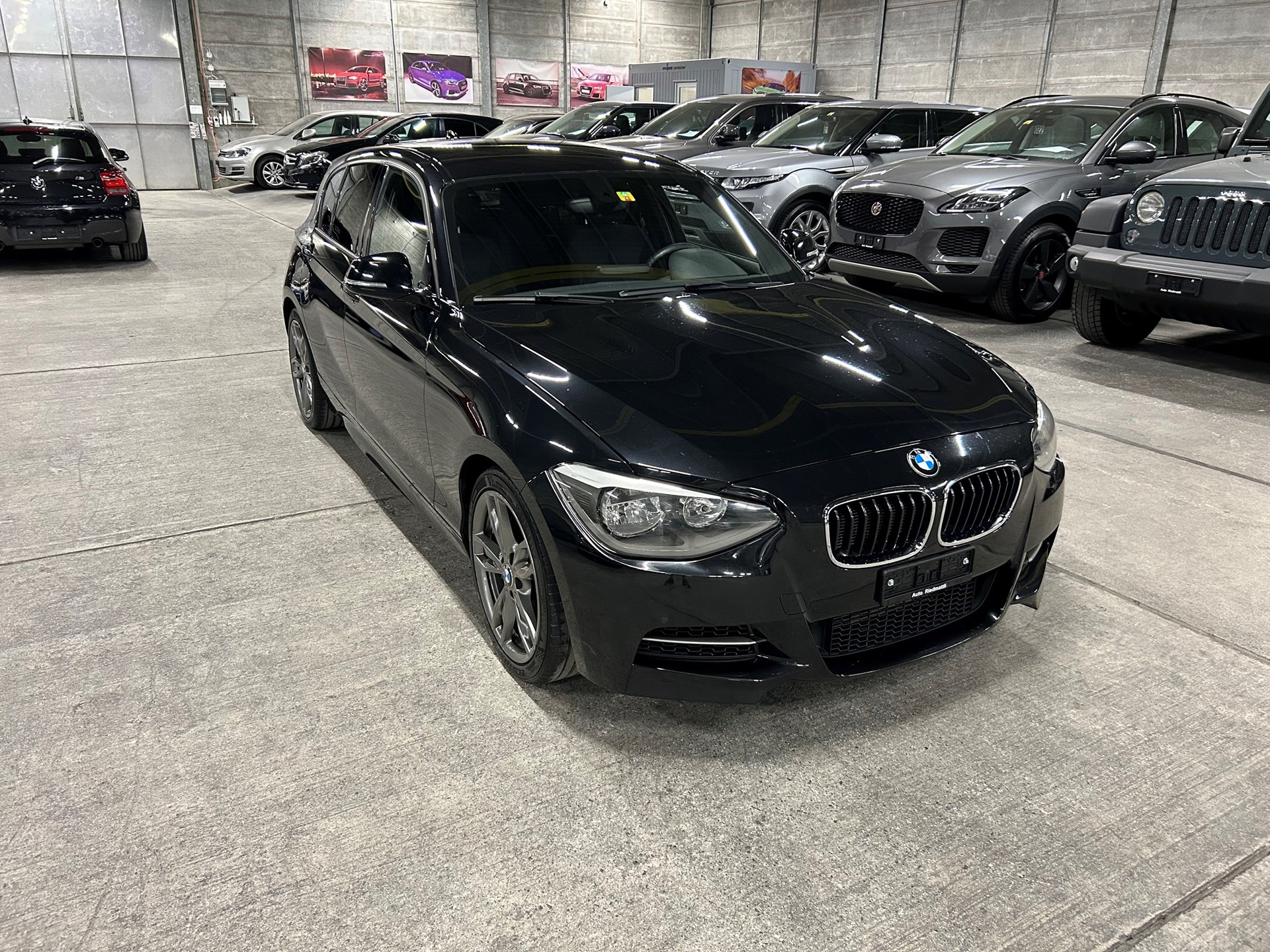 BMW M135i xDrive Steptronic-image-0