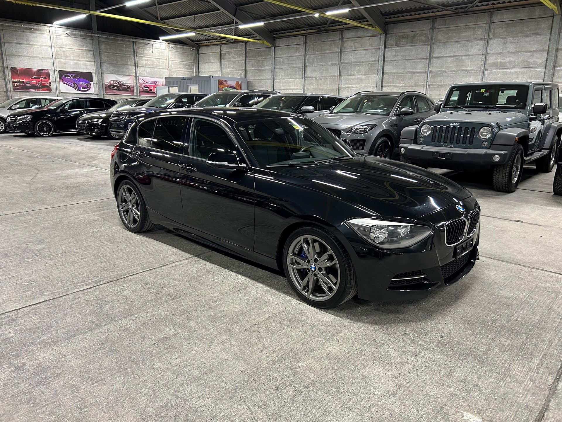 BMW M135i xDrive Steptronic-image-2