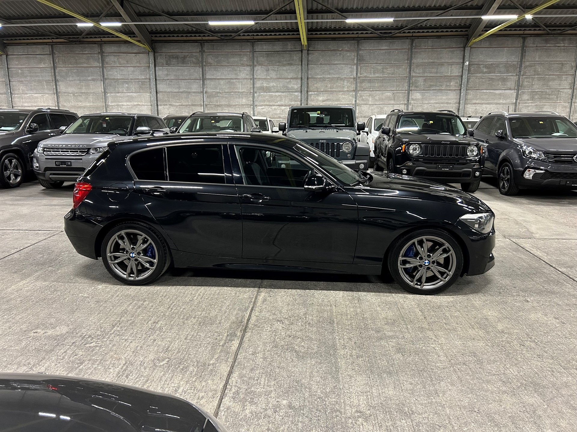 BMW M135i xDrive Steptronic-image-3